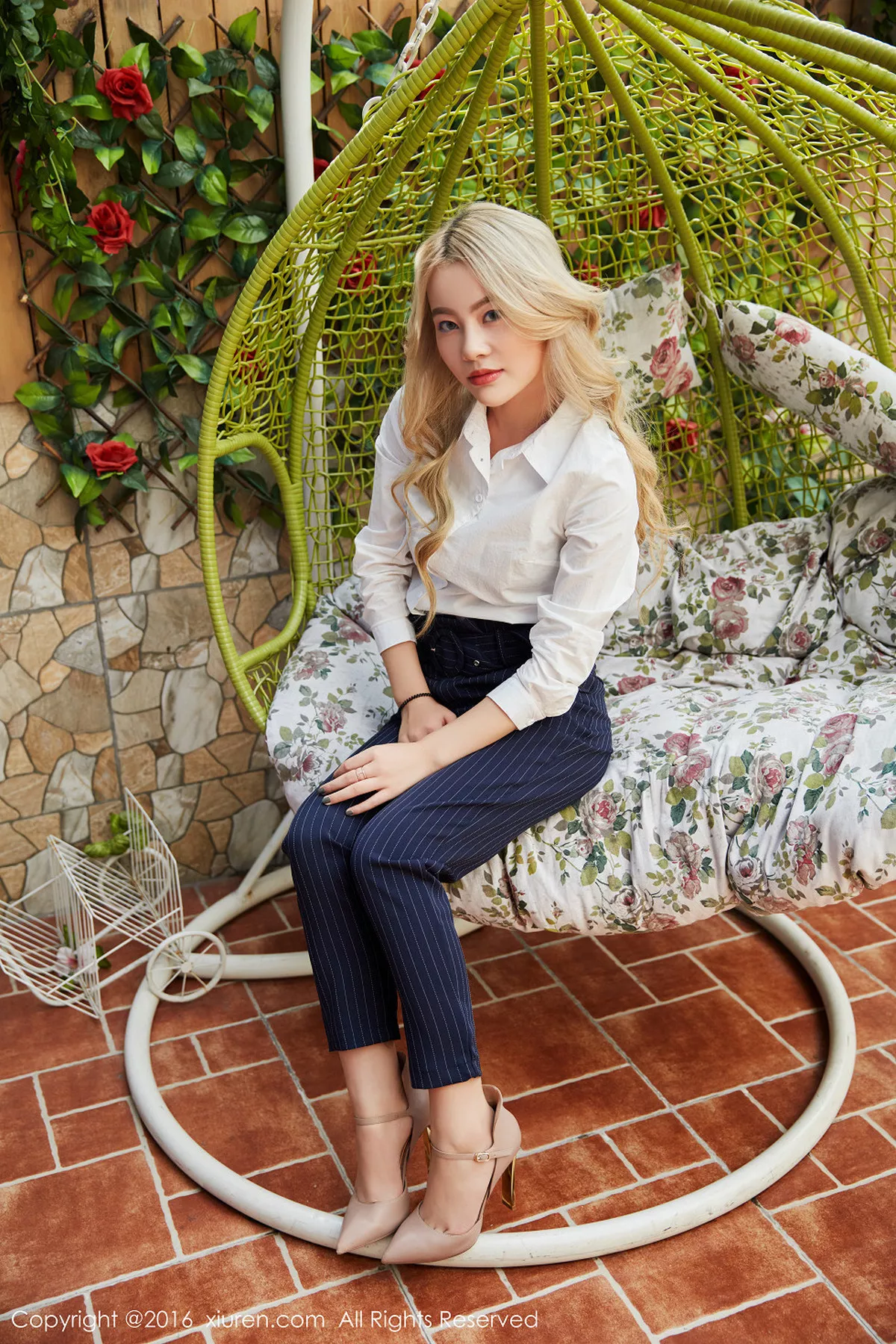 秀人集.com_[XiuRen秀人网]No.643_美臀女神虞姬儿居家大床上大尺度全裸白嫩肌肤诱惑翘臀写真70P