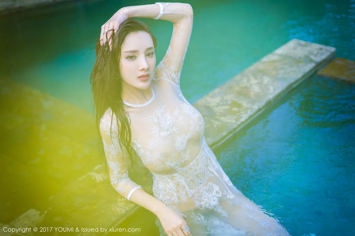 秀人集.com_[YouMi尤蜜荟]Vol.045_嫩模土肥圆矮挫穷巴厘岛旅拍白色蕾丝薄纱泳池湿身诱惑写真47P