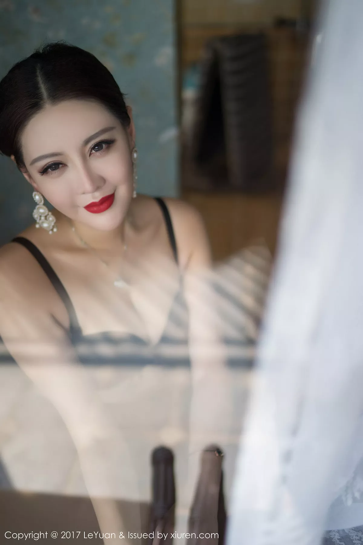 秀人集.com_[LeYuan星乐园]Vol.041_嫩模美希子白色蕾丝内衣秀美乳海边沙滩性感比基尼写真50P