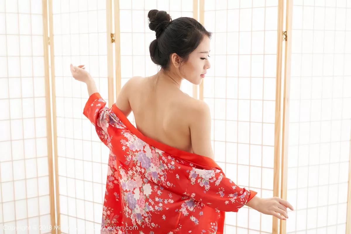 秀人集.com_[MiiTao蜜桃社]Vol.095_嫩模千叶居家真空和服浴衣半脱秀傲人豪乳极致诱惑写真50P