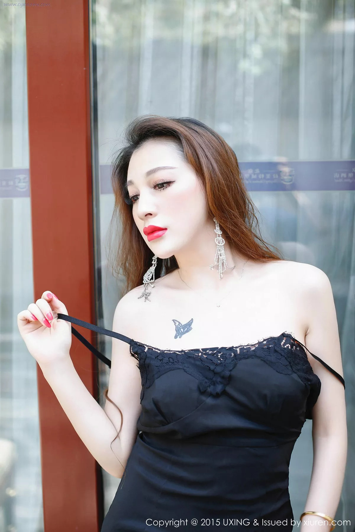 秀人集.com_[UXING优星馆]Vol.019_嫩模沈璐Lulu缕空蕾丝内裤秀翘臀性感内衣美胸写真50P