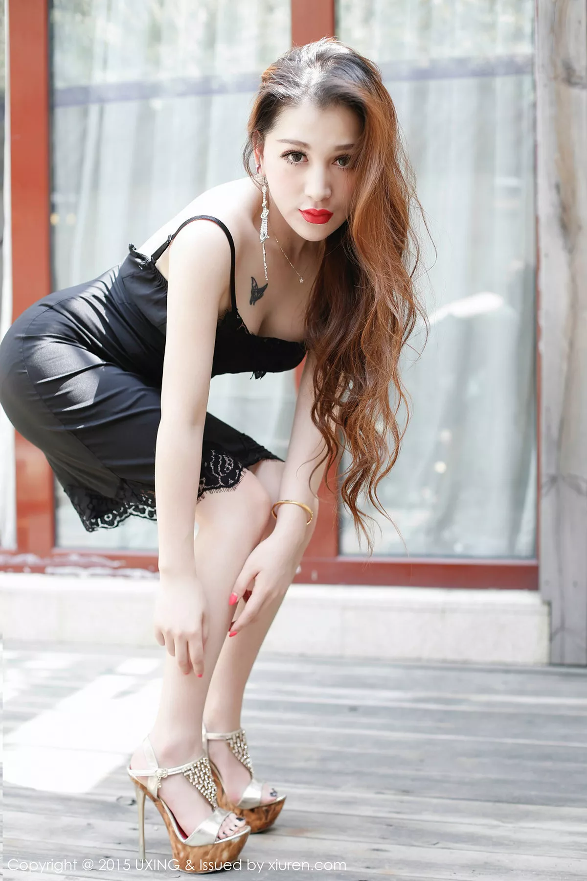 秀人集.com_[UXING优星馆]Vol.019_嫩模沈璐Lulu缕空蕾丝内裤秀翘臀性感内衣美胸写真50P