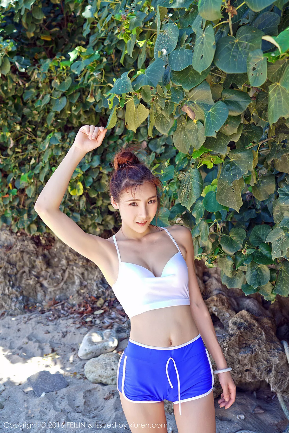 秀人集.com_[FeiLin嗲囡囡]Vol.044_嫩模Hana妹海边沙滩性感比基尼秀完美身材写真49P