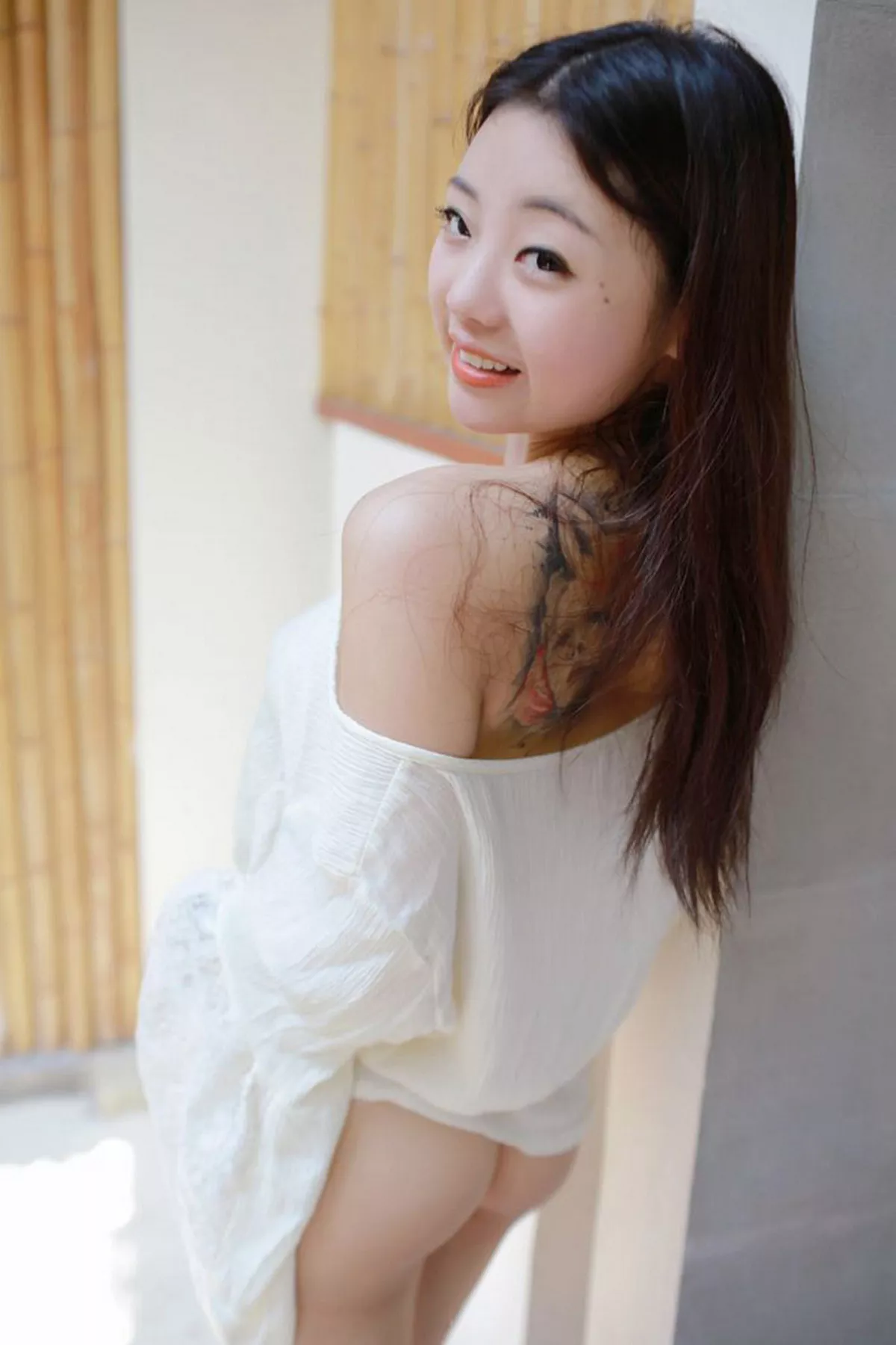 秀人集.com_[MFStar模范学院]Vol.072_嫩模佘贝拉bella马尔代夫旅拍浴室里湿身诱惑秀美乳53P