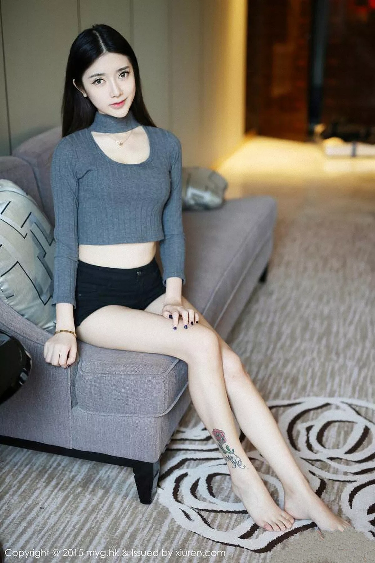 秀人集.com_[MyGirl美媛馆]Vol.119_嫩模于小小姐Momo黑色牛仔短裤白嫩美腿清爽迷人写真45P