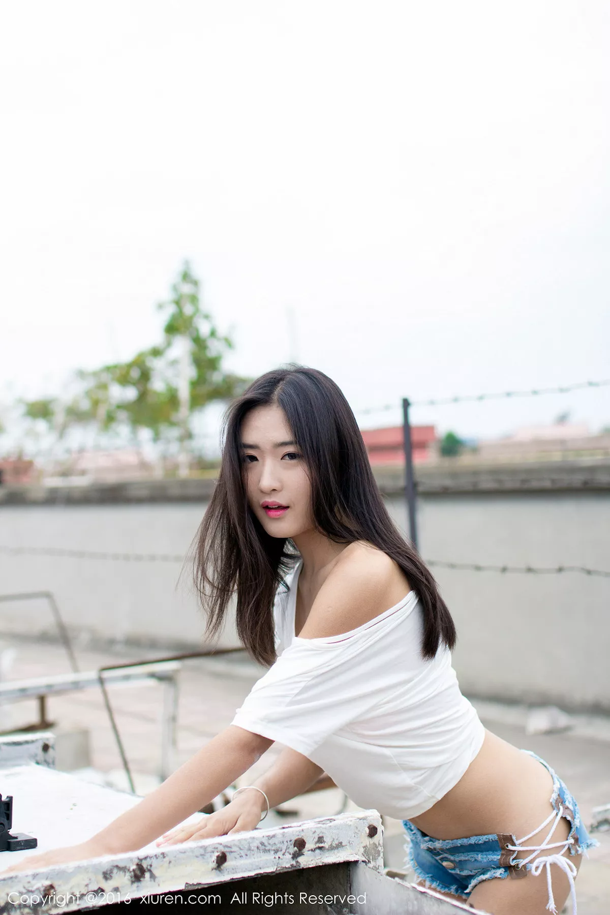 秀人集.com_[XiuRen秀人网]No.624_嫩模周琰琳LIN室外露天天台性感内衣黑色蕾丝袜迷人美腿写真49P