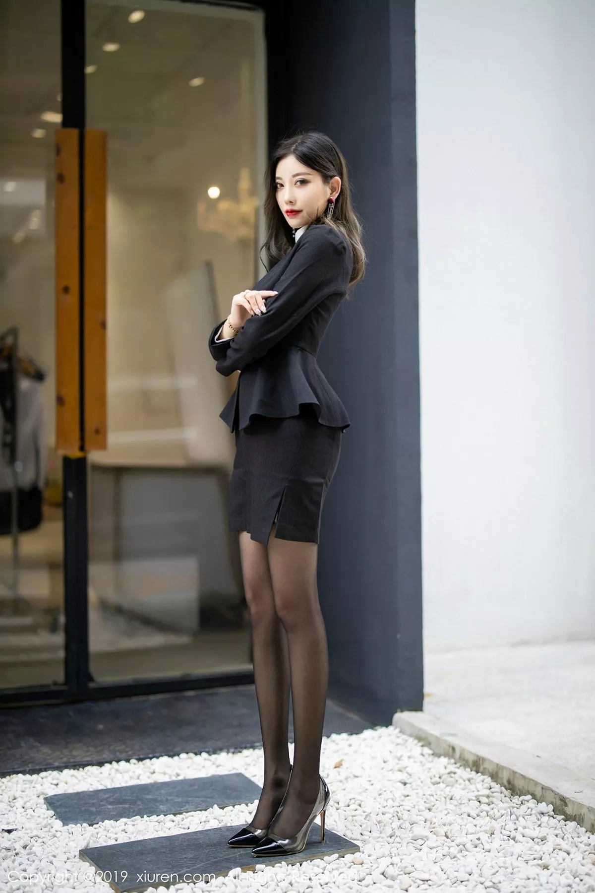 秀人集.com_[XiuRen秀人网]No.1616_女神杨晨晨sugar性感秘书装扮黑丝袜秀翘臀美腿完美诱惑写真51P