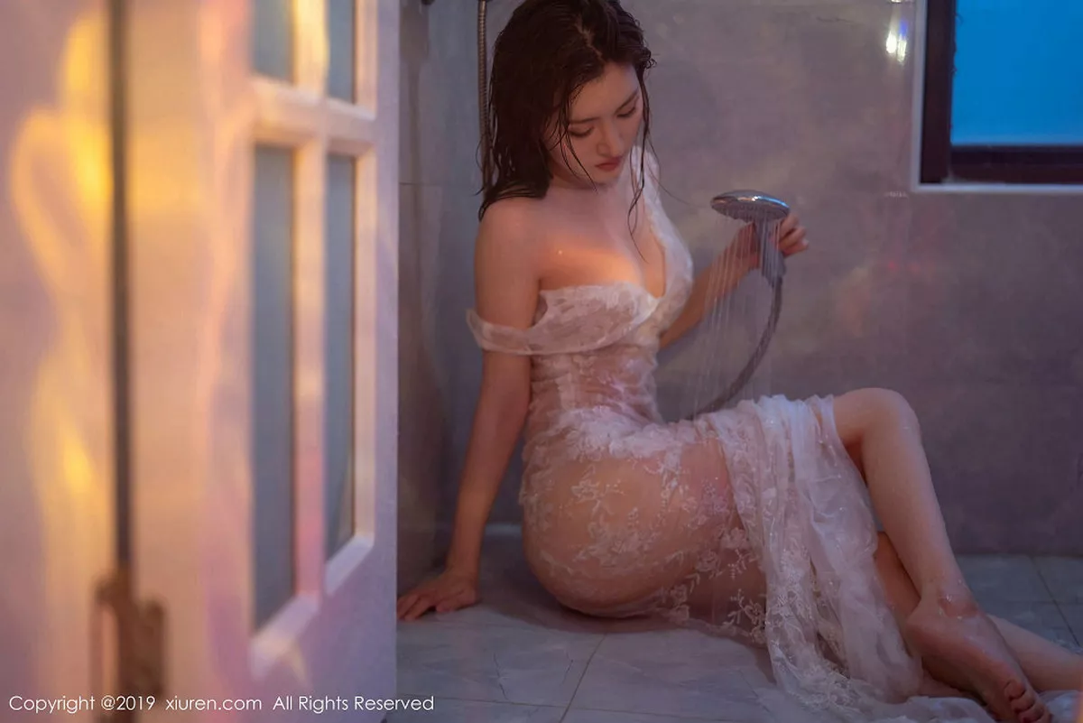 秀人集.com_[XiuRen秀人网]No.1784_嫩模沈梦瑶浴室里真空透视薄纱裙湿身秀火辣身材撩人诱惑写真42P