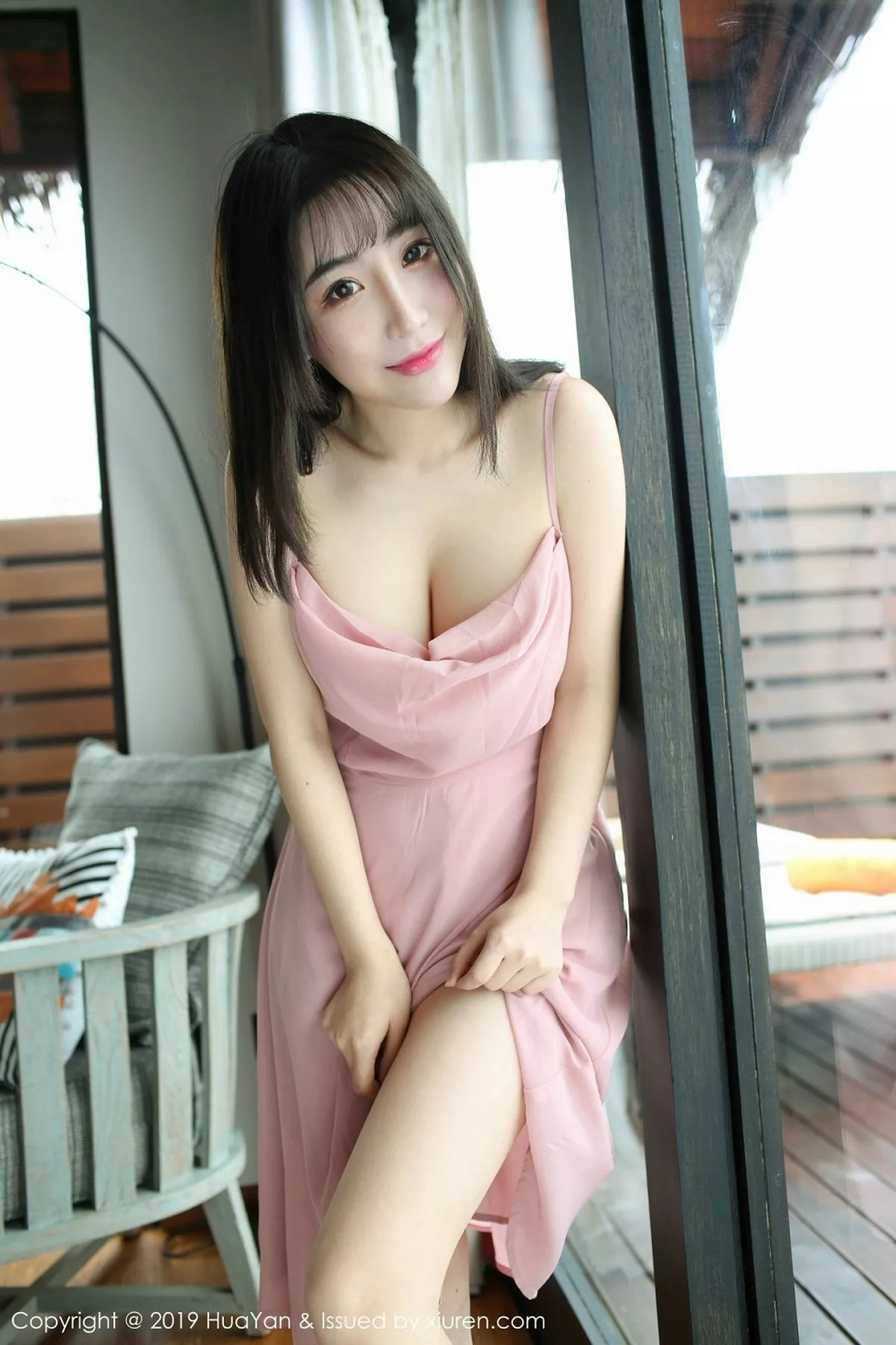 秀人集.com_[HuaYan花の颜]Vol.062_嫩模绯月樱-Cherry粉色吊带连身裙露丁字裤翘臀诱惑写真51P