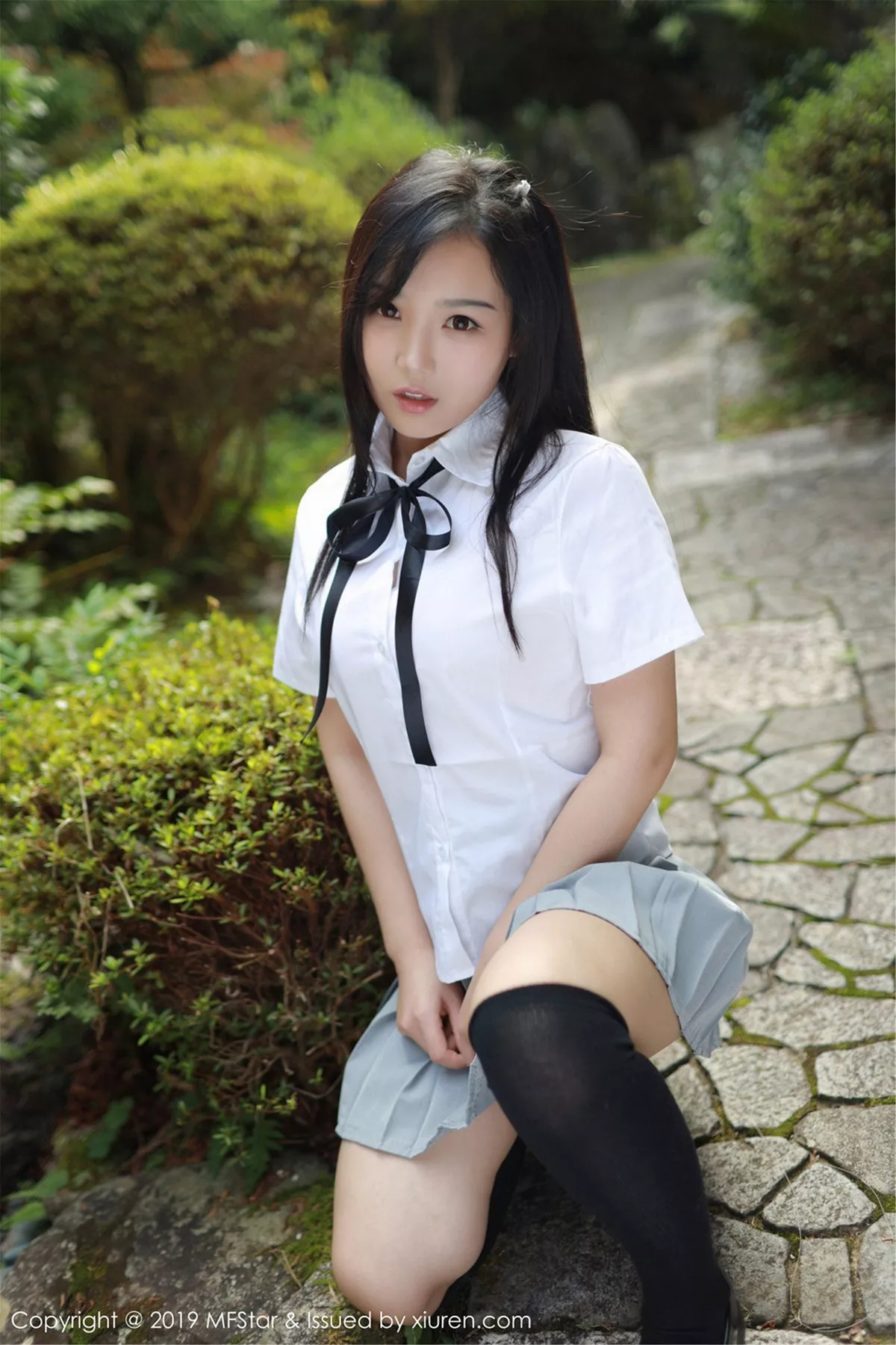 秀人集.com_[MFStar模范学院]Vol.193_女神徐微微miar日本旅拍户外学生JK制服清爽迷人写真40P