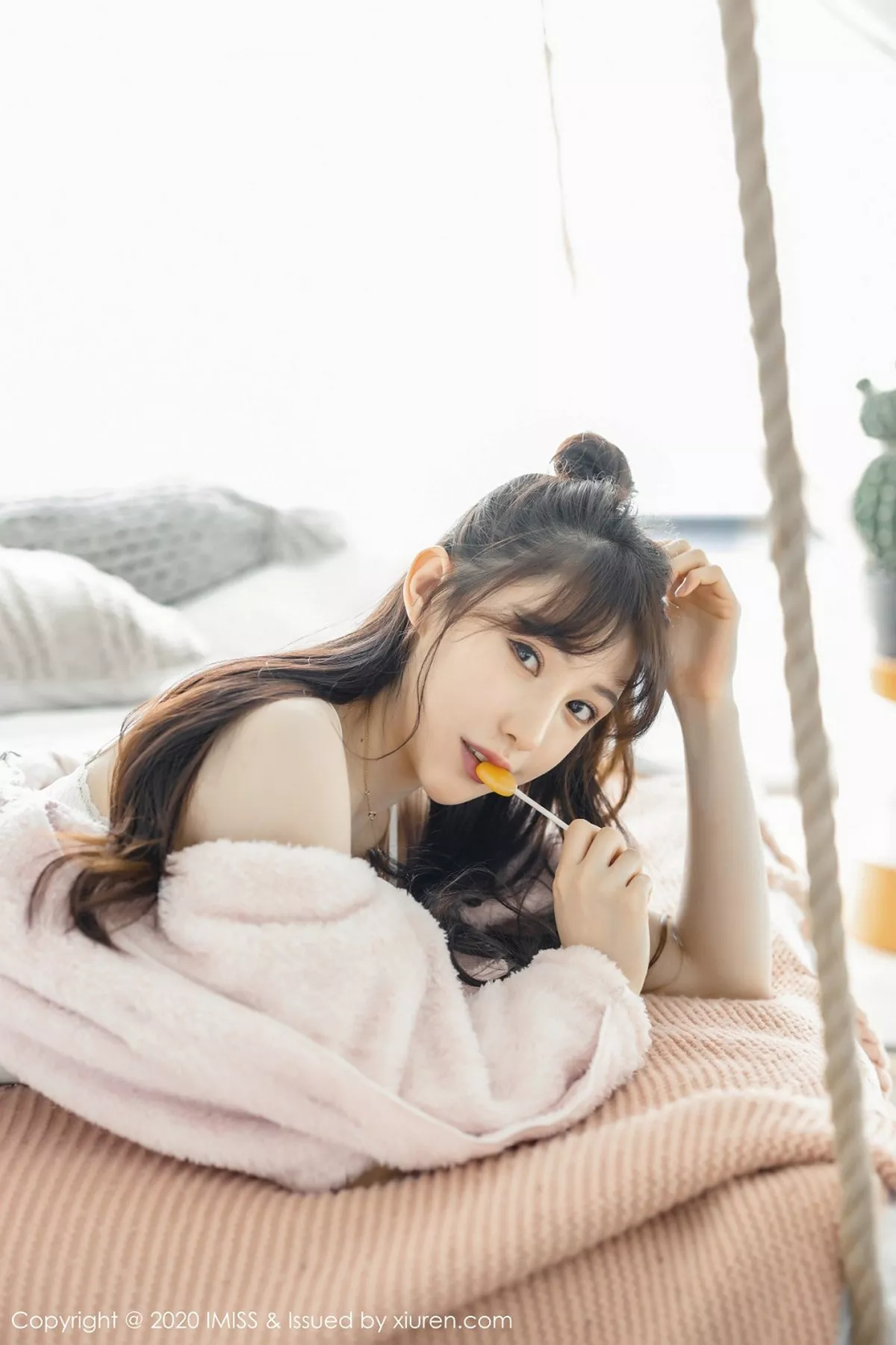 秀人集.com_[IMISS爱蜜社]Vol.457_气质女神Lynn刘奕宁私房超透连身裙露性感内衣撩人诱惑写真52P