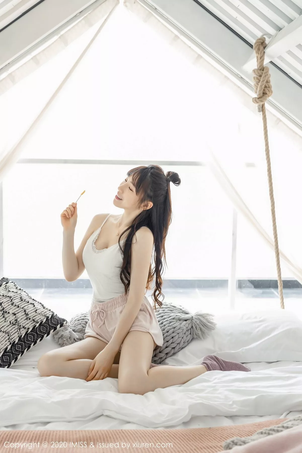 秀人集.com_[IMISS爱蜜社]Vol.457_气质女神Lynn刘奕宁私房超透连身裙露性感内衣撩人诱惑写真52P