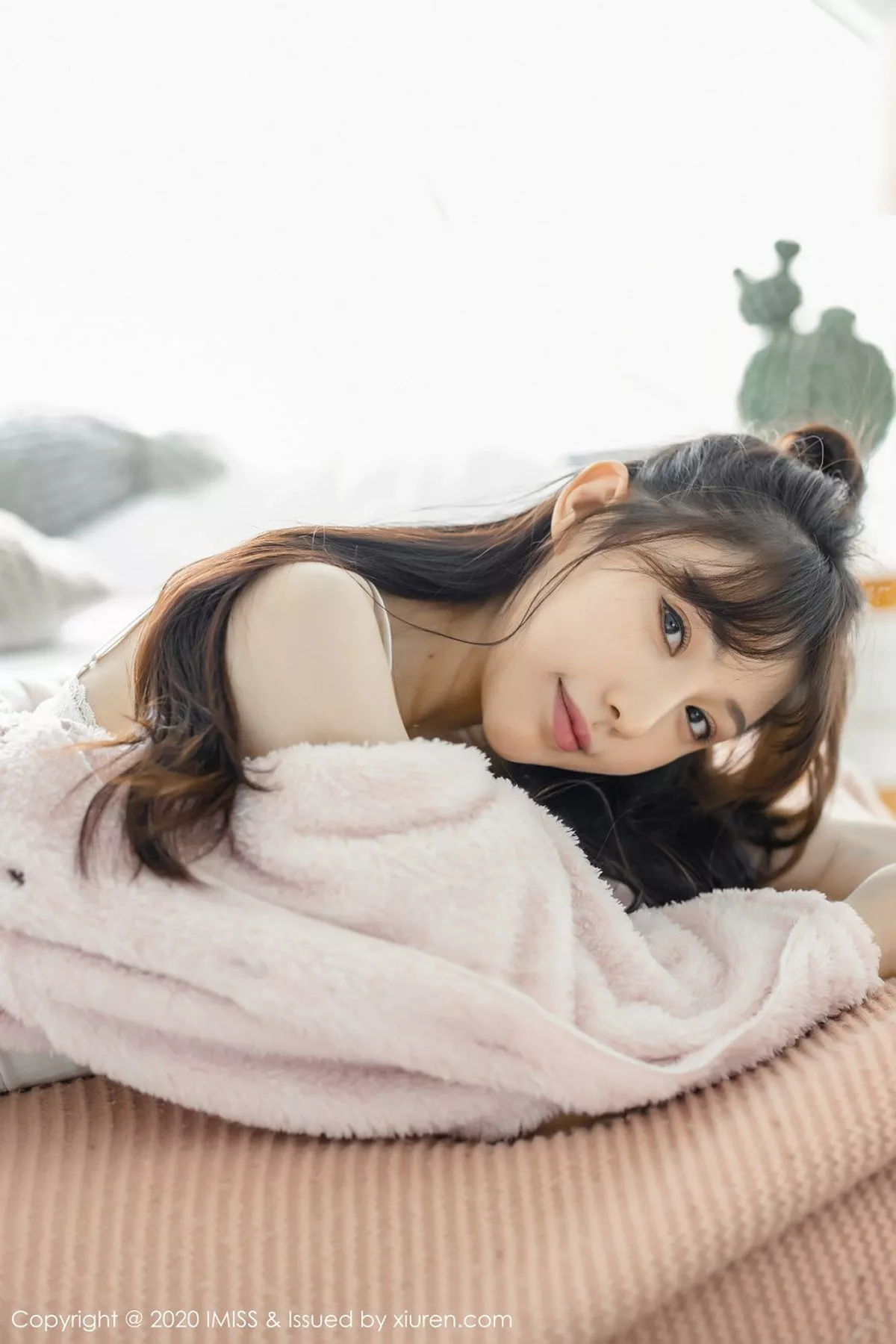 秀人集.com_[IMISS爱蜜社]Vol.457_气质女神Lynn刘奕宁私房超透连身裙露性感内衣撩人诱惑写真52P