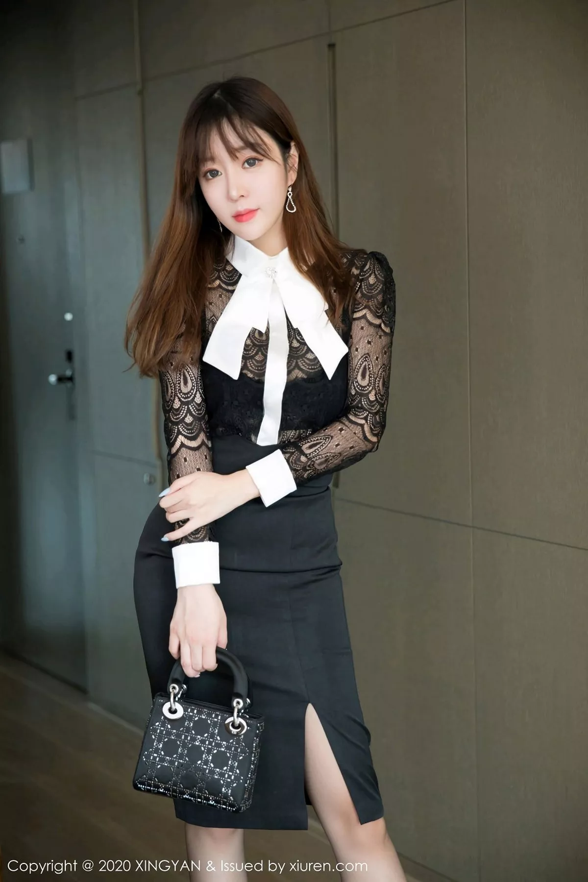 秀人集.com_[XINGYAN星颜社]VOL.134_女神王雨纯私房黑色职业装半脱露透视内裤秀翘臀诱惑写真66P