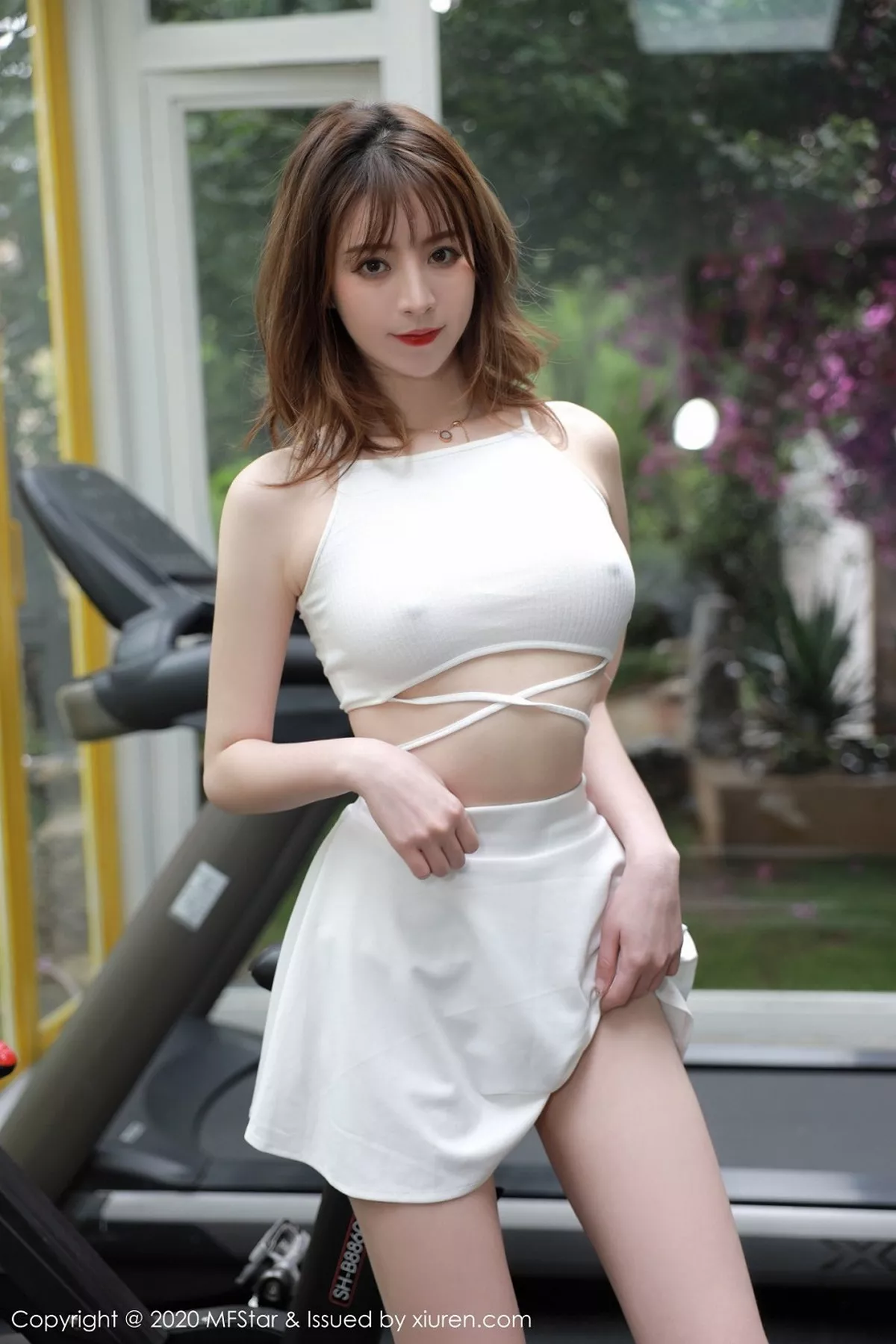 秀人集.com_[MFStar模范学院]Vol.364_嫩模yoo优优大理旅拍健身房白色短裙吊带妩媚诱惑写真56P