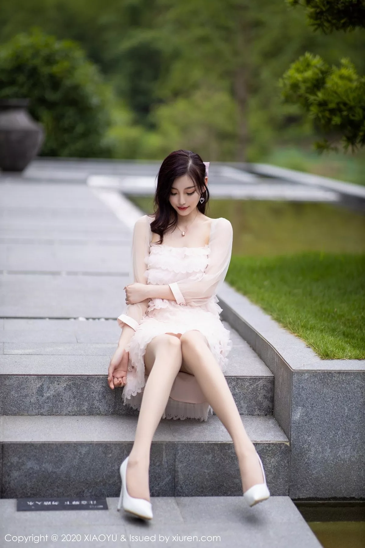 秀人集.com_[XiaoYu画语界]Vol.358_女神杨晨晨sugar阳朔旅拍粉色运动内衣秀魔鬼身材诱惑写真70P