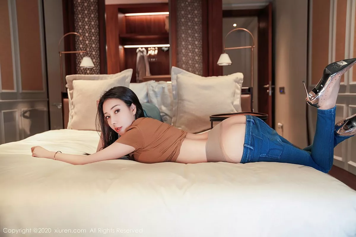 秀人集.com_[XiuRen秀人网]No.2622_女神Egg-尤妮丝＆果儿Victoria剧情手法主题床上撩人诱惑写真72P