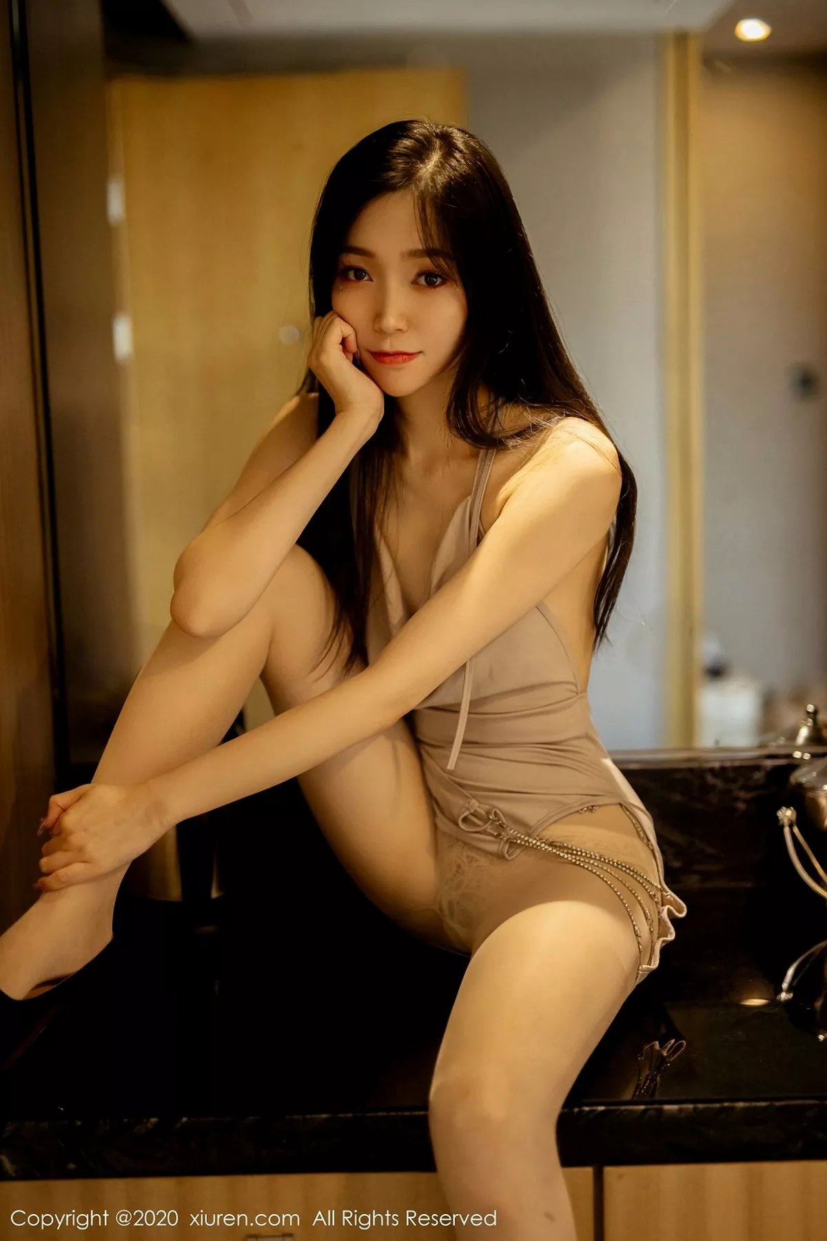 秀人集.com_[XiuRen秀人网]No.2764_嫩模九千柒柒私房典雅吊裙配超薄肉丝裤袜秀苗条身材性感写真51P