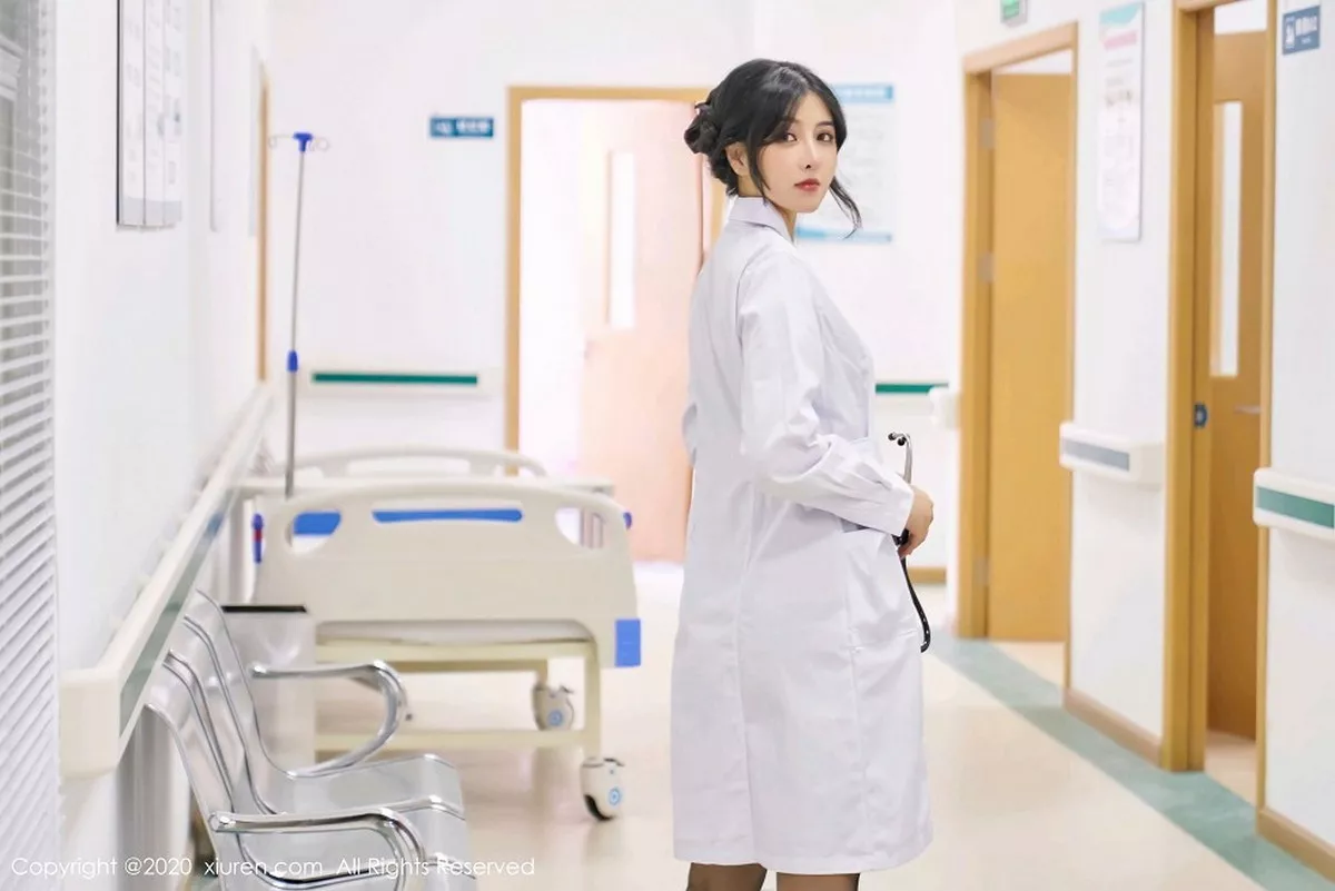 秀人集.com_[XiuRen秀人网]No.2925_嫩模韩静安护士职业装主题床上开档黑丝裤袜秀翘臀诱惑写真56P