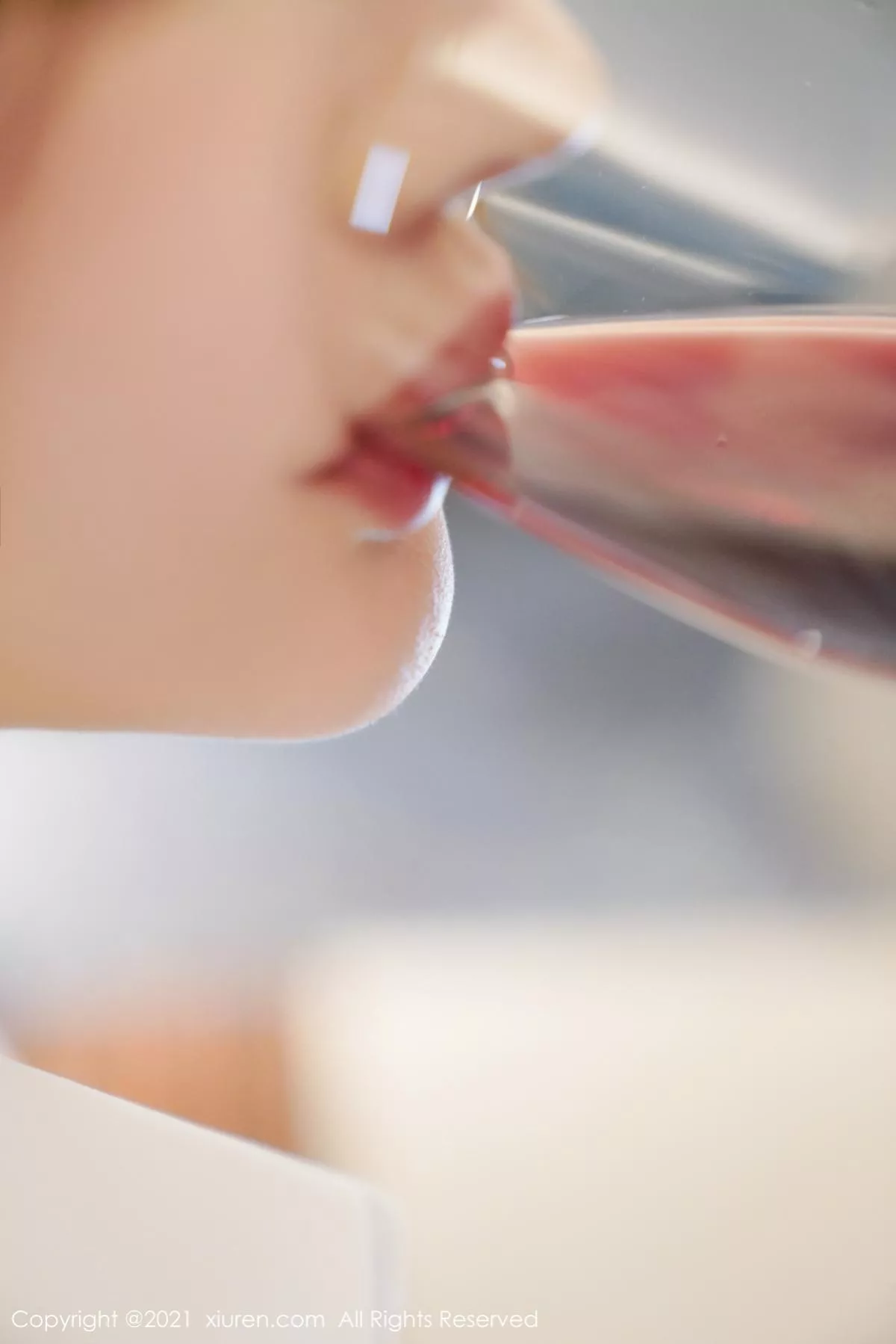 秀人集.com_[XiuRen秀人网]No.3164_嫩模萌奈子酒店红酒美人主题性感真空白衬衣配黑短裙完美诱惑写真59P