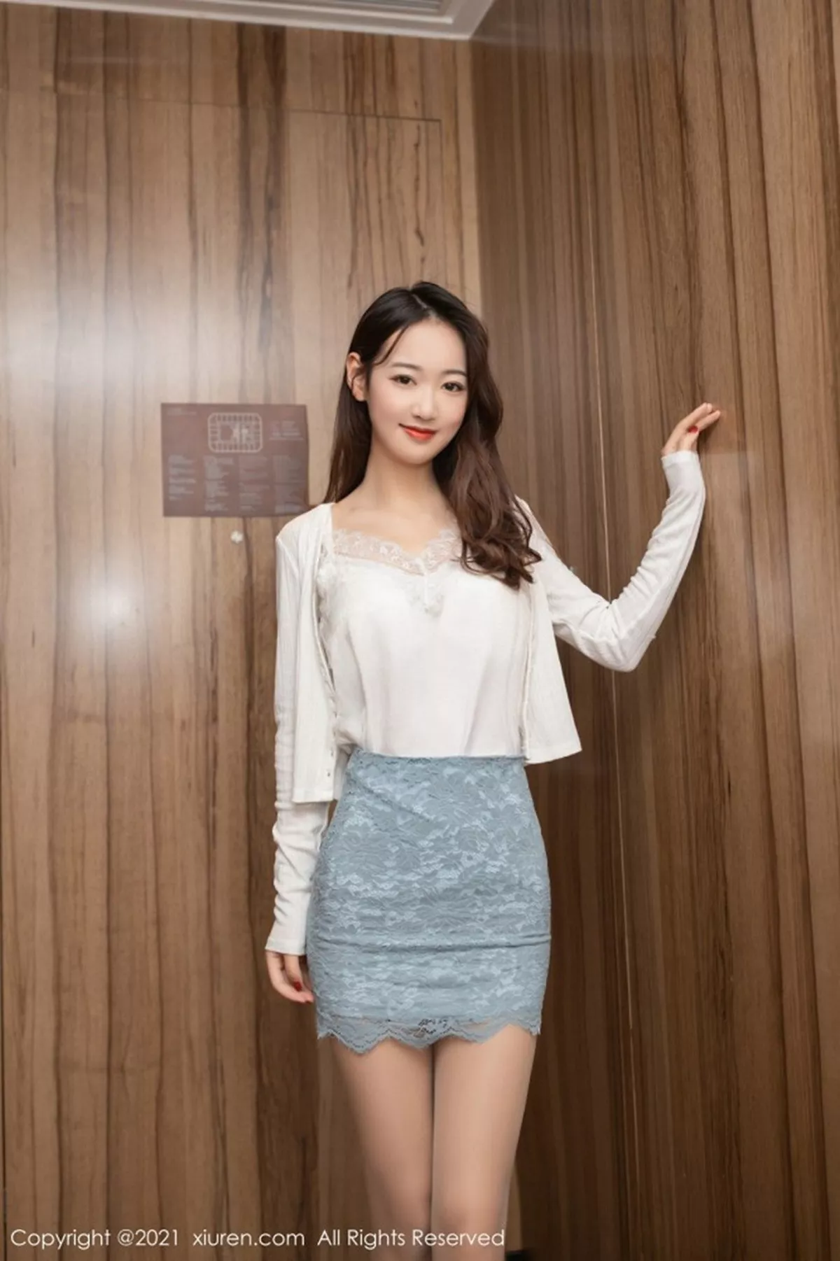 秀人集.com_[XiuRen秀人网]No.3115_嫩模唐安琪与闺蜜下午茶主题超薄肉丝裤袜秀美腿典雅迷人写真68P