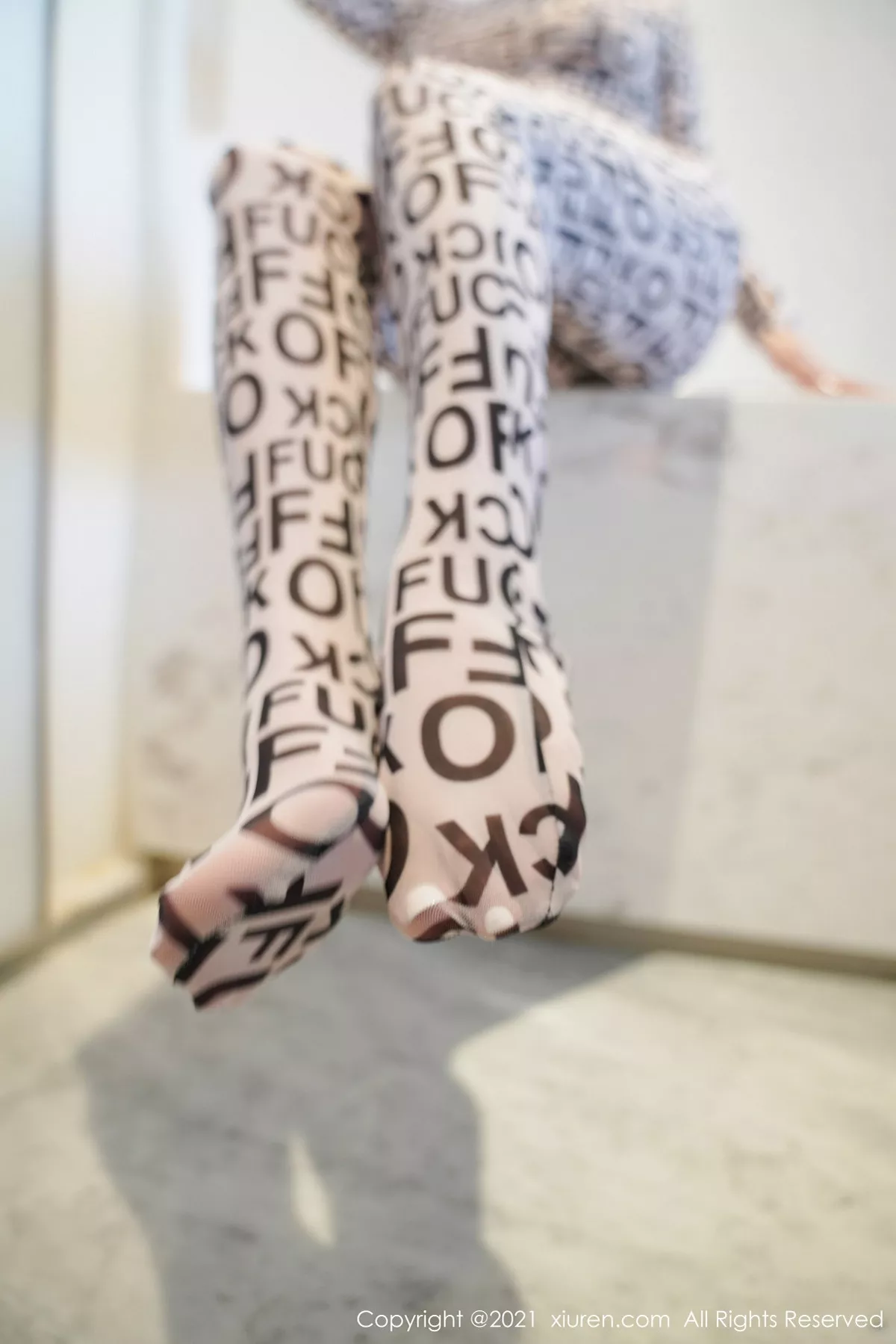 秀人集.com_[XiuRen秀人网]No.3225_女神凯竹私房性感紧身薄纱服饰半脱秀丰满身材火辣诱惑写真45P