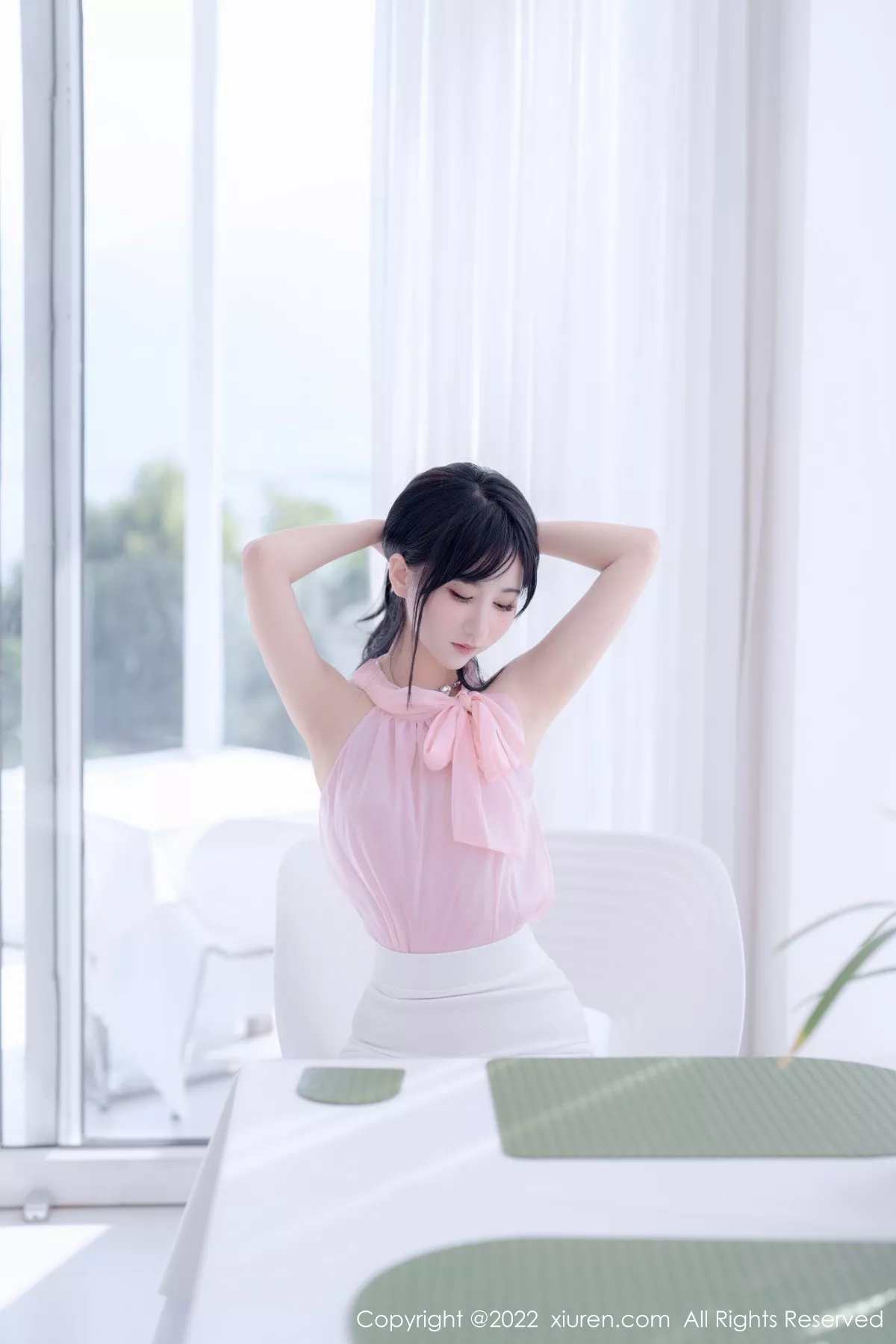 秀人集.com_[XiuRen秀人网]No.5318_女神小果冻儿大理旅拍性感粉色上衣配白色短裙秀美腿诱惑写真76P