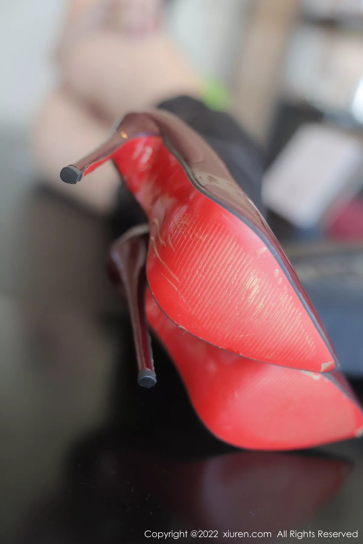 秀人集.com_[XiuRen秀人网]No.5455_模特美七Mia西双版纳旅拍露肩短装配黑短裙秀惹火身材诱惑写真75P