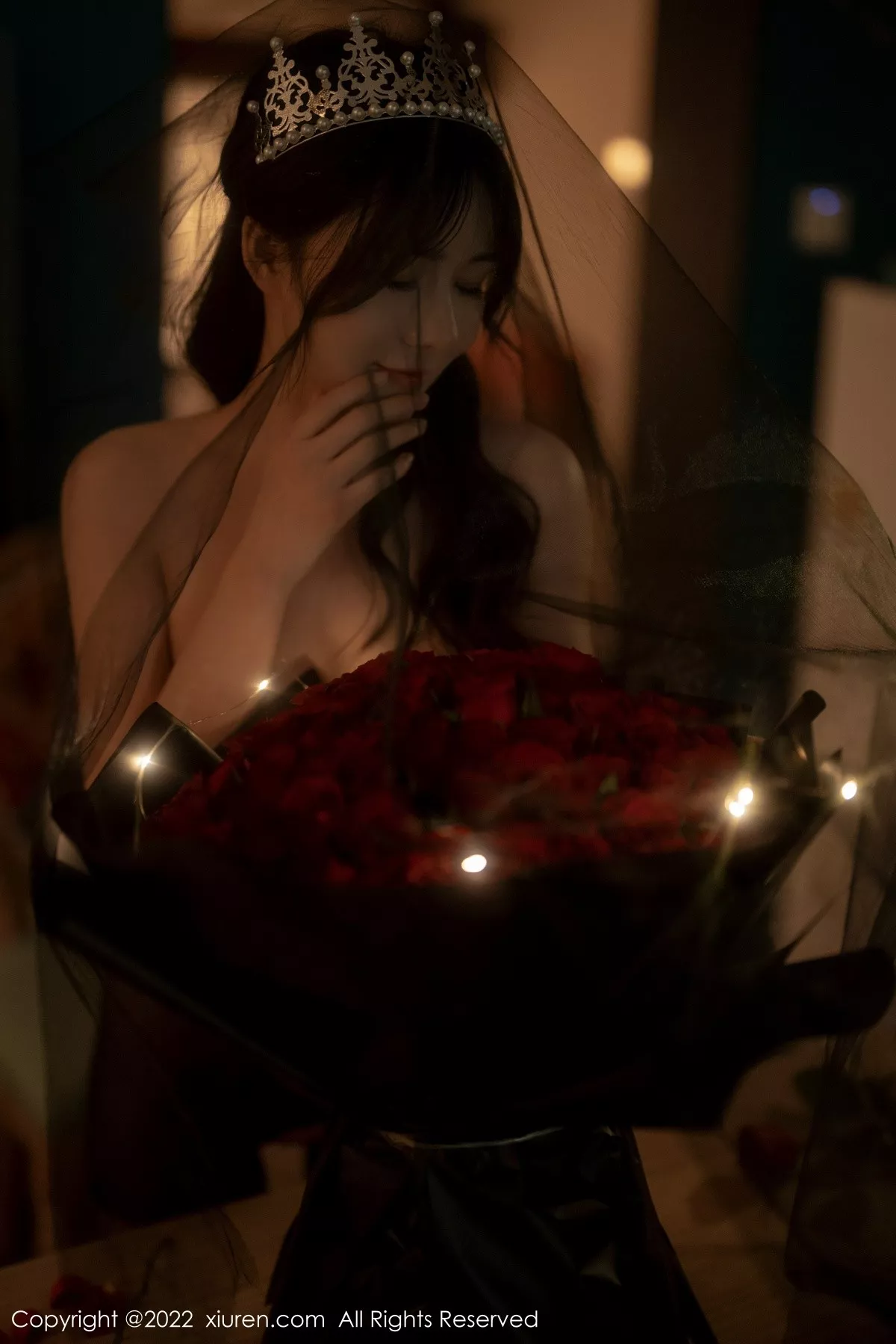 秀人集.com_[XiuRen秀人网]No.5552_模特婠婠么私房性感黑色露肩连衣裙配超薄黑丝秀曼妙身材写真74P