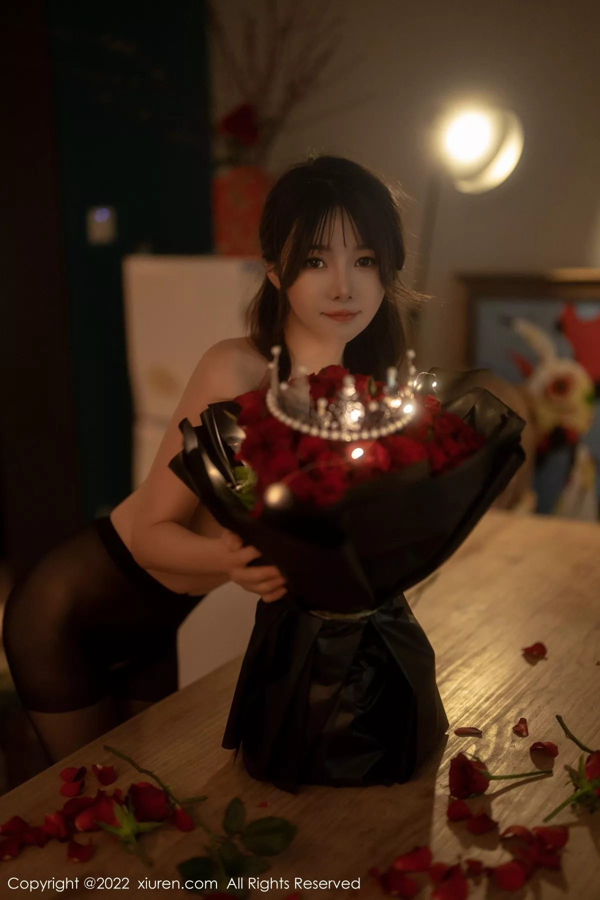 秀人集.com_[XiuRen秀人网]No.5552_模特婠婠么私房性感黑色露肩连衣裙配超薄黑丝秀曼妙身材写真74P