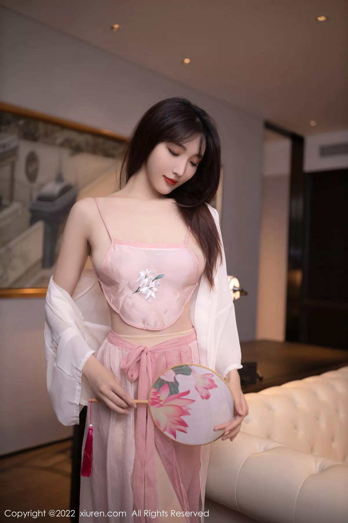 秀人集.com_[XiuRen秀人网]No.5666_模特陆萱萱性感粉色古装服配超薄肉丝秀完美身材撩人诱惑写真82P