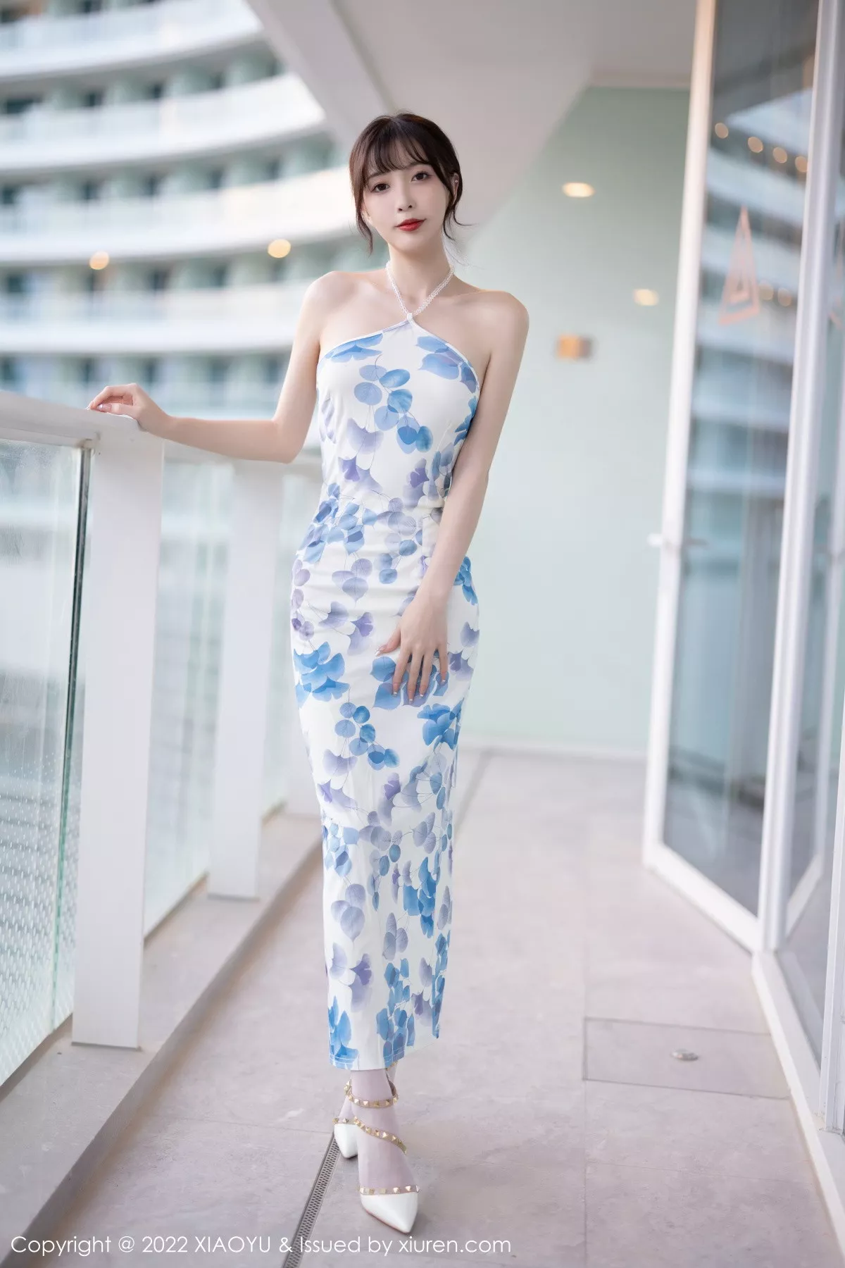 秀人集.com_[XiaoYu画语界]Vol.877_模特林星阑性感露肩带图案连衣短配超薄白丝袜秀美腿迷人写真85P