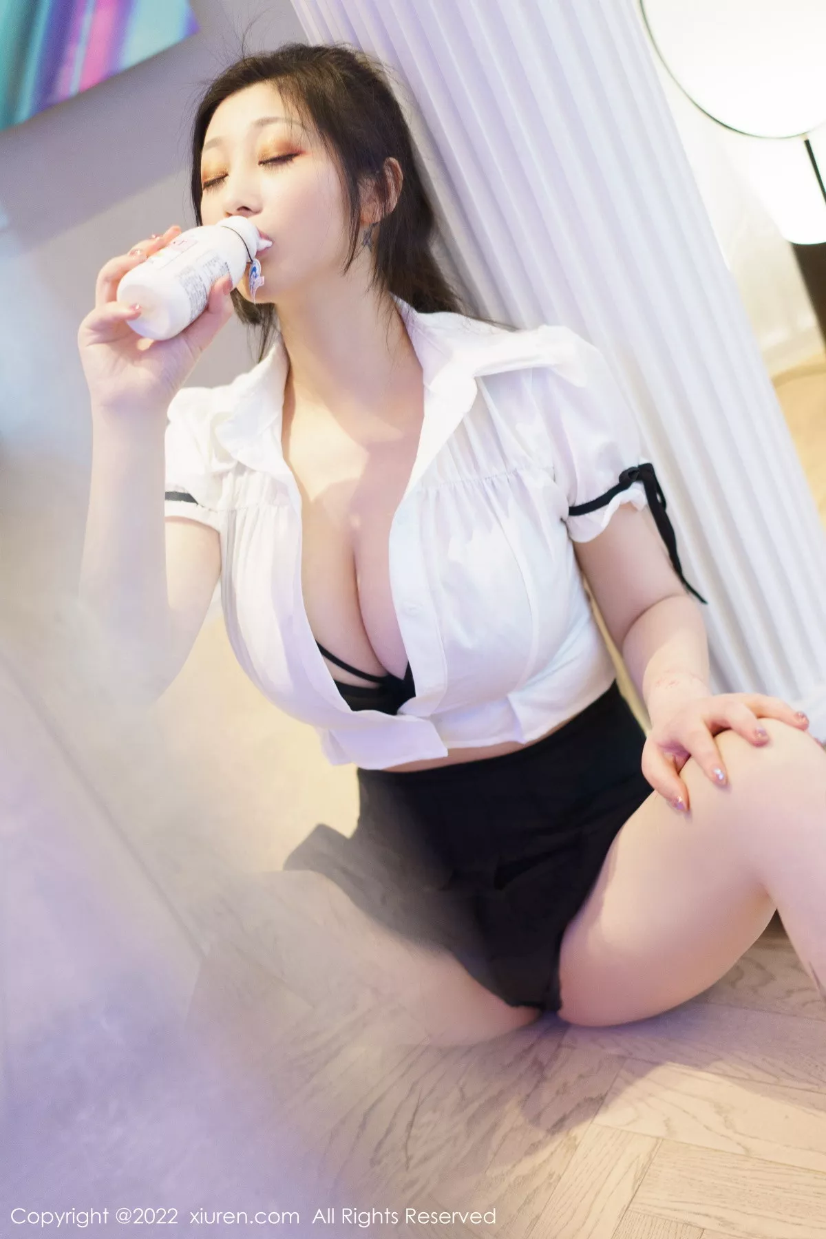 秀人集.com_[XiuRen秀人网]No.5807_女神妲己_Toxic十月心愿旅拍性感学妹制服露黑色内衣诱惑写真69P