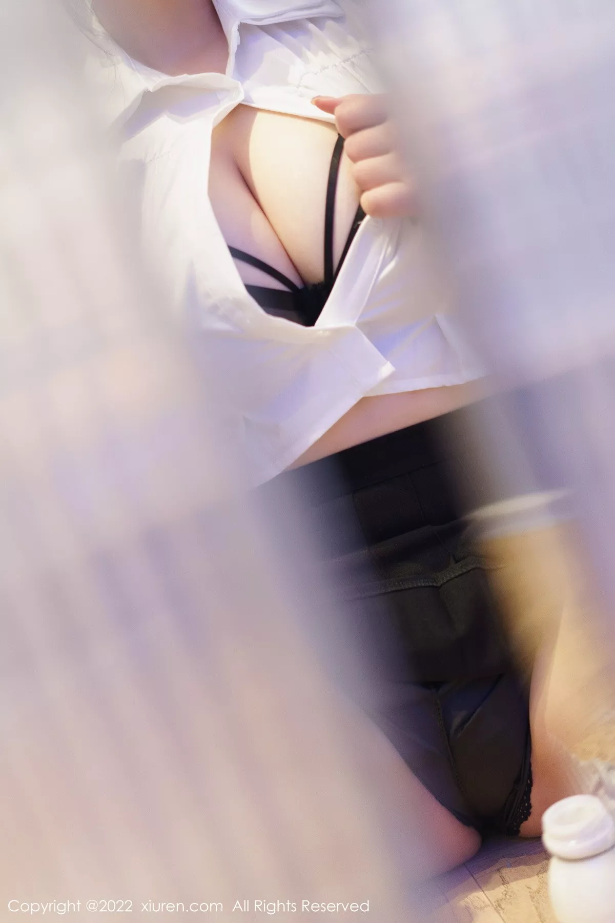 秀人集.com_[XiuRen秀人网]No.5807_女神妲己_Toxic十月心愿旅拍性感学妹制服露黑色内衣诱惑写真69P