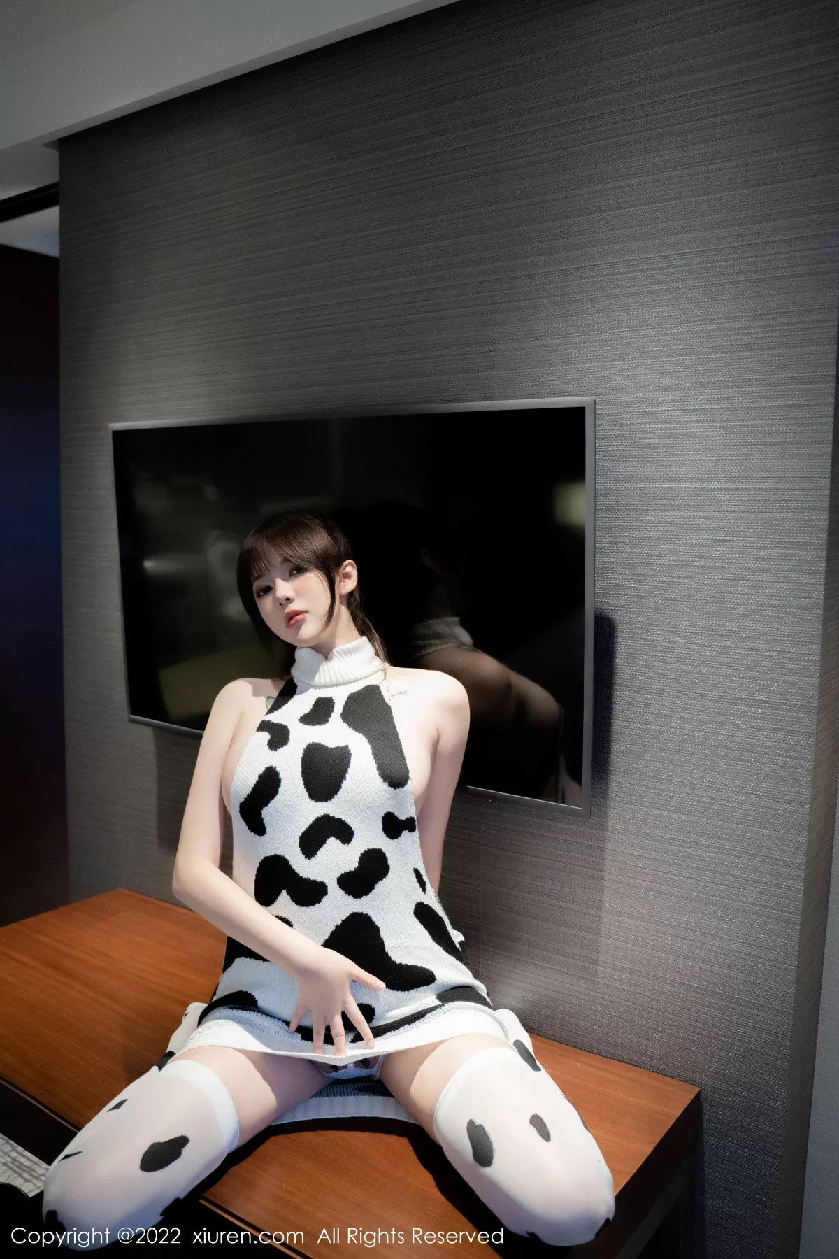 秀人集.com_[XiuRen秀人网]No.5896_模特Arude薇薇性感真空露背白色奶牛服饰秀曼妙身姿诱惑写真56P