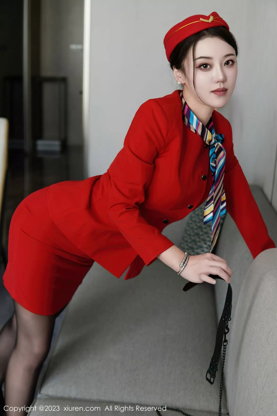 秀人集.com_[XiuRen秀人网]No.6088_模特米娜MnaL私房脱性感空姐制服露黑色蕾丝内衣撩人诱惑写真72P