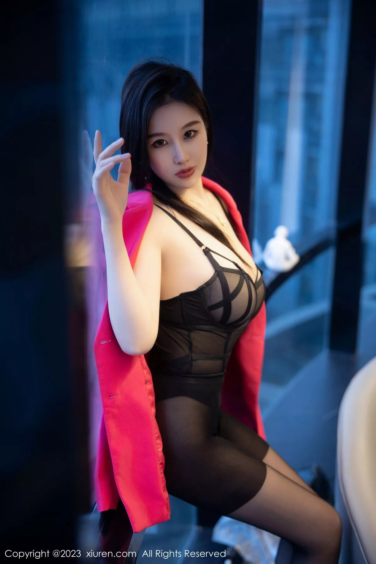 秀人集.com_[XiuRen秀人网]No.6103_模特月音瞳性感黑色情趣吊带服配超薄黑丝秀雪峰美腿诱惑写真93P