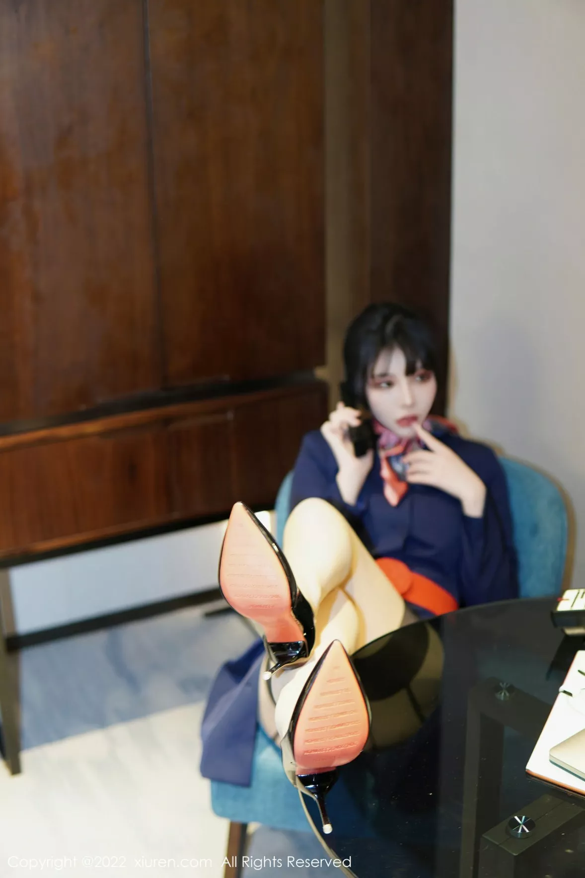 秀人集.com_[XiuRen秀人网]No.6048_模特桃桃子_脱深蓝空姐制服露红色蕾丝内衣秀曼妙身姿诱惑写真82P