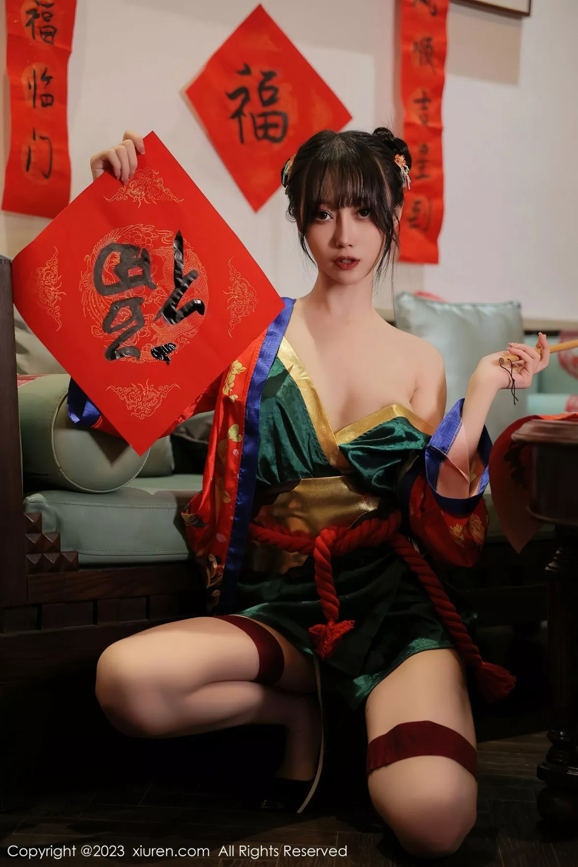 秀人集.com_[XiuRen秀人网]No.6167_模特玥儿玥新春主题私房半脱露曼妙身姿对联遮身撩人诱惑写真57P