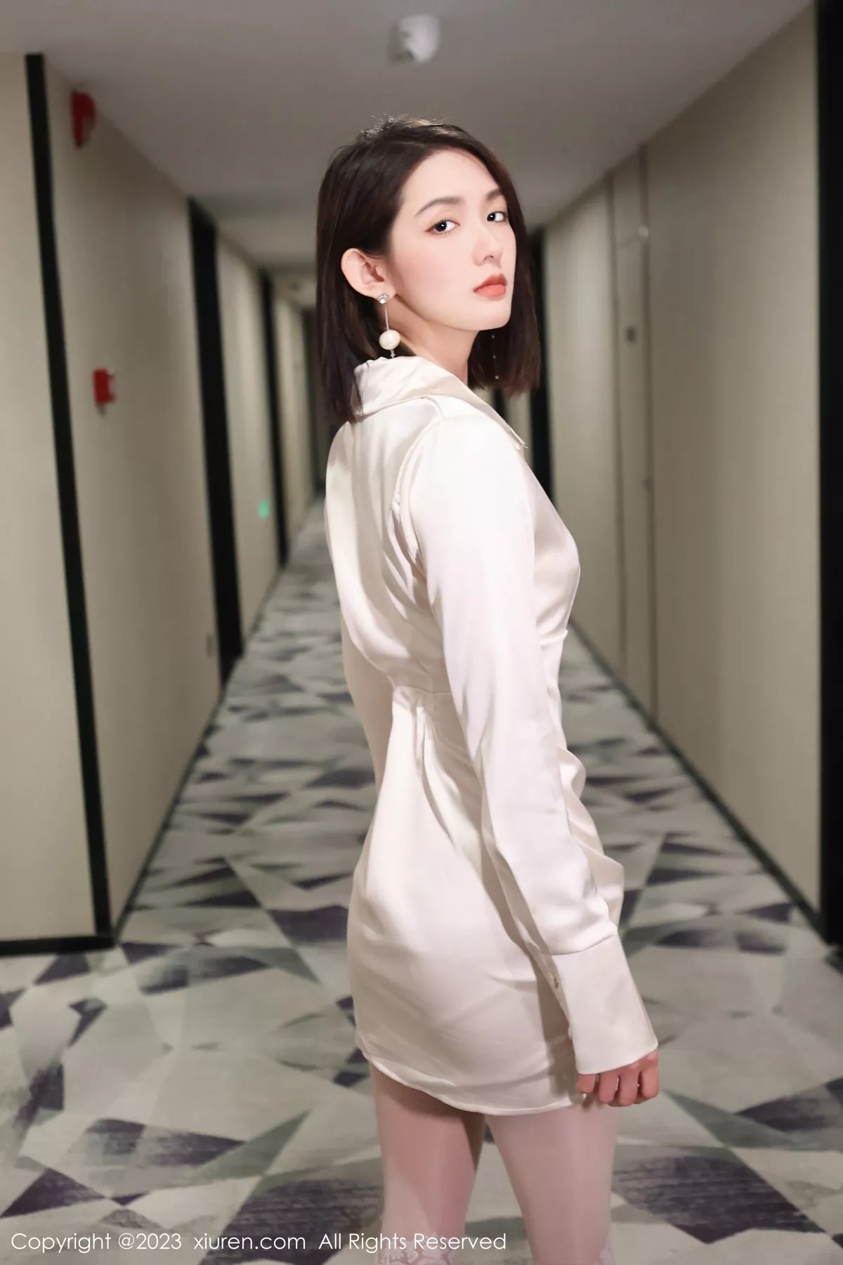 秀人集.com_[XiuRen秀人网]No.6393_模特乔一一脱性感米色连衣短裙露白色内衣秀曼妙身姿诱惑写真92P