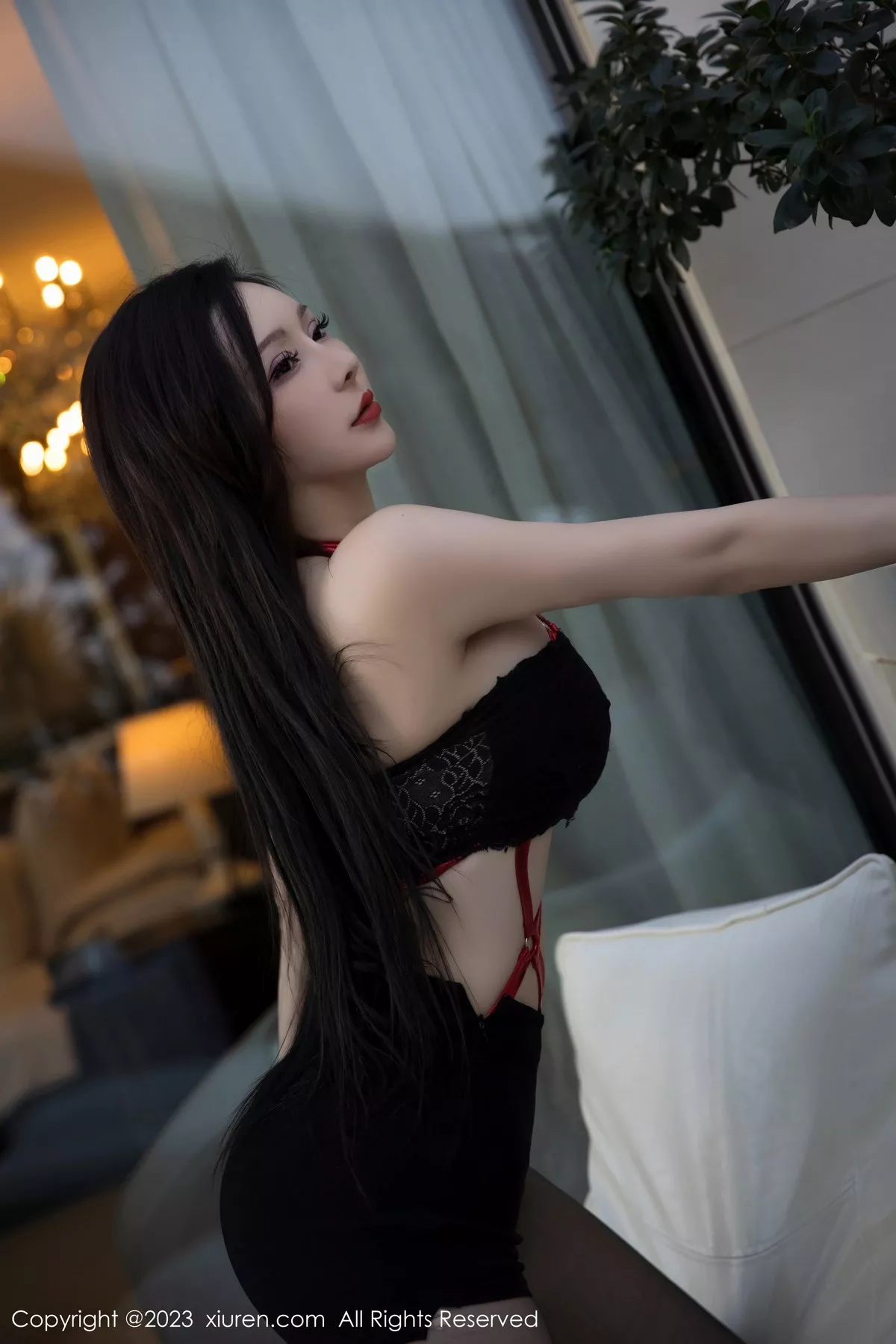 秀人集.com_[XiuRen秀人网]No.6294_新人模特大琪琪Emily脱黑色外衣露红色情趣内衣秀玲珑身段写真95P