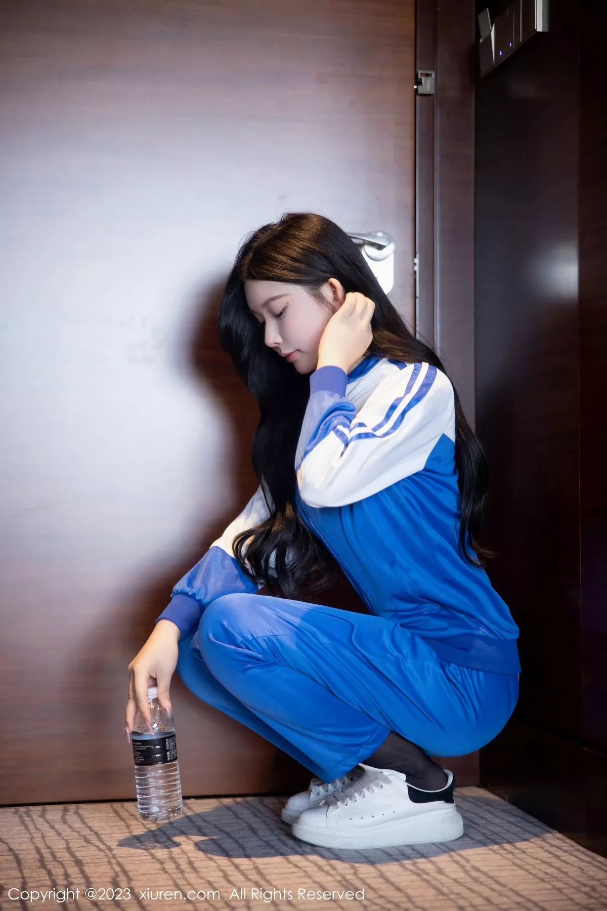 秀人集.com_[XiuRen秀人网]No.6660_模特林珊珊性感蓝色运动服露黑色情趣内衣秀惹火身材诱惑写真101P