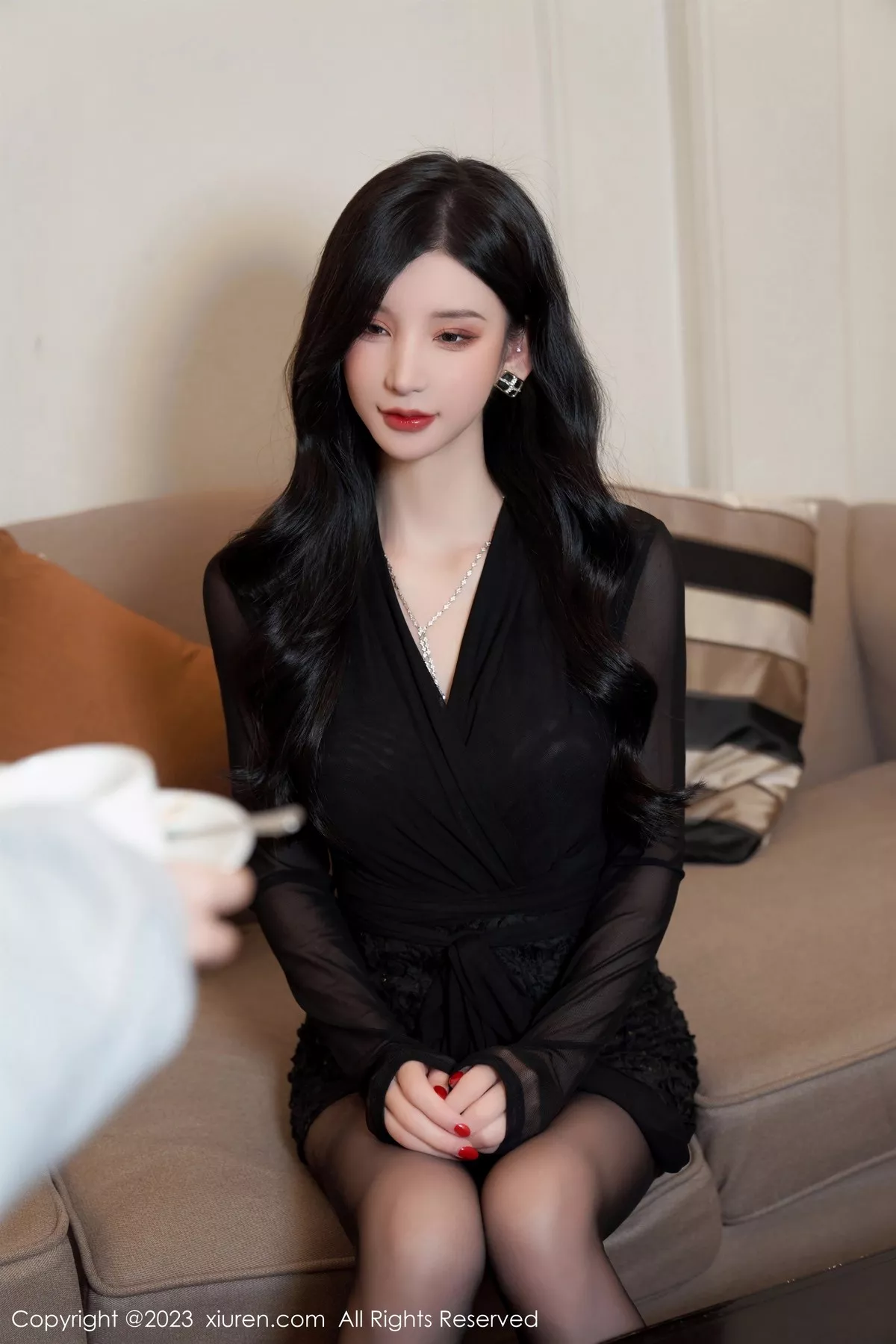 秀人集.com_[XiuRen秀人网]No.6853_女神周于希Sally脱黑色薄纱服饰露黑色内衣秀惹火身材诱惑写真86P