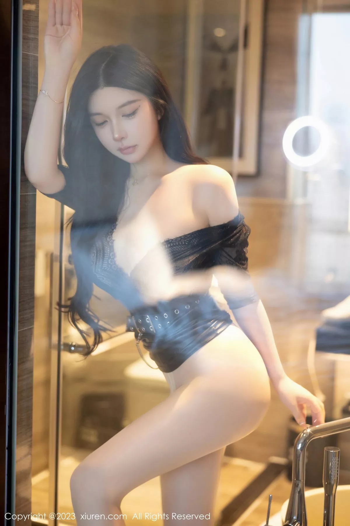 秀人集.com_[XiuRen秀人网]No.6810_模特林珊珊性感黑色蕾丝连衣裙配原色丝袜秀丰腴身姿诱惑写真91P