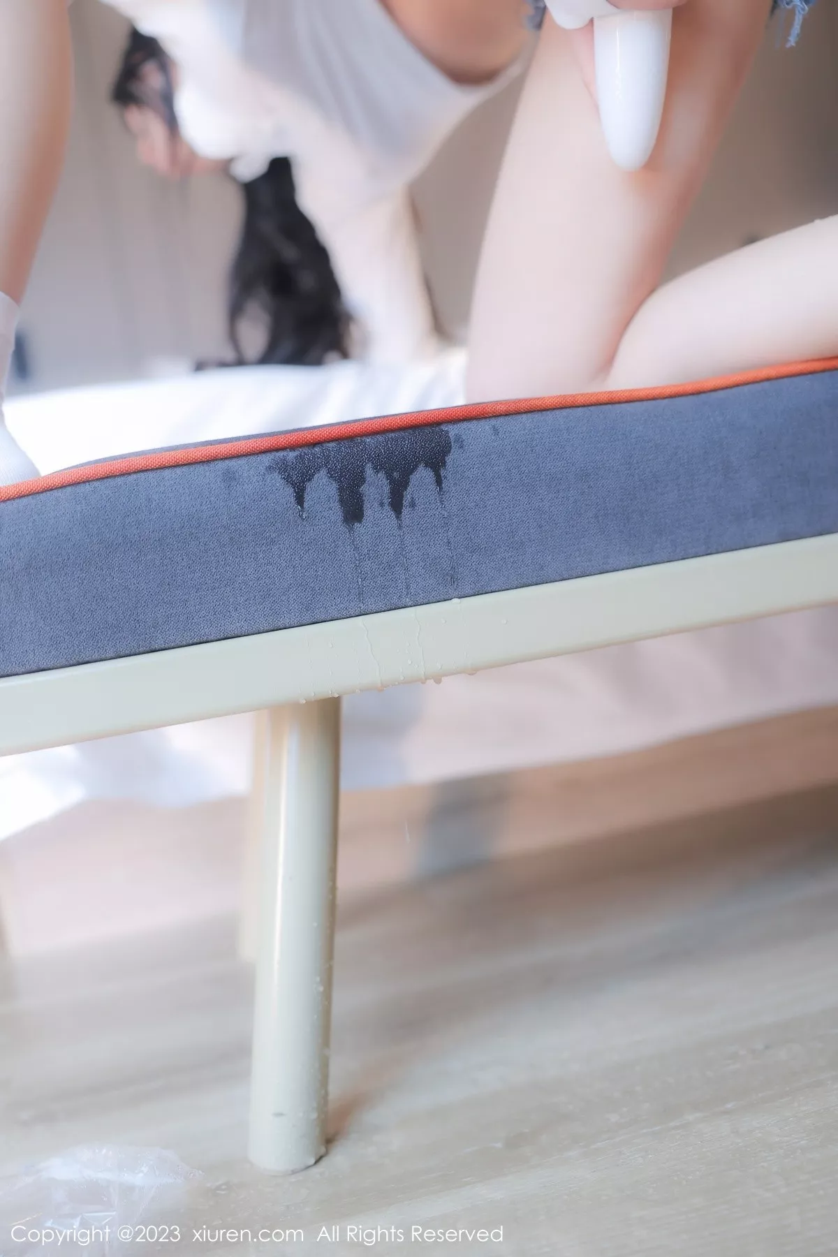 秀人集.com_[XiuRen秀人网]No.7010_模特幼幼性感白色上衣配破烂牛仔短裤秀完美身材撩人诱惑写真88P