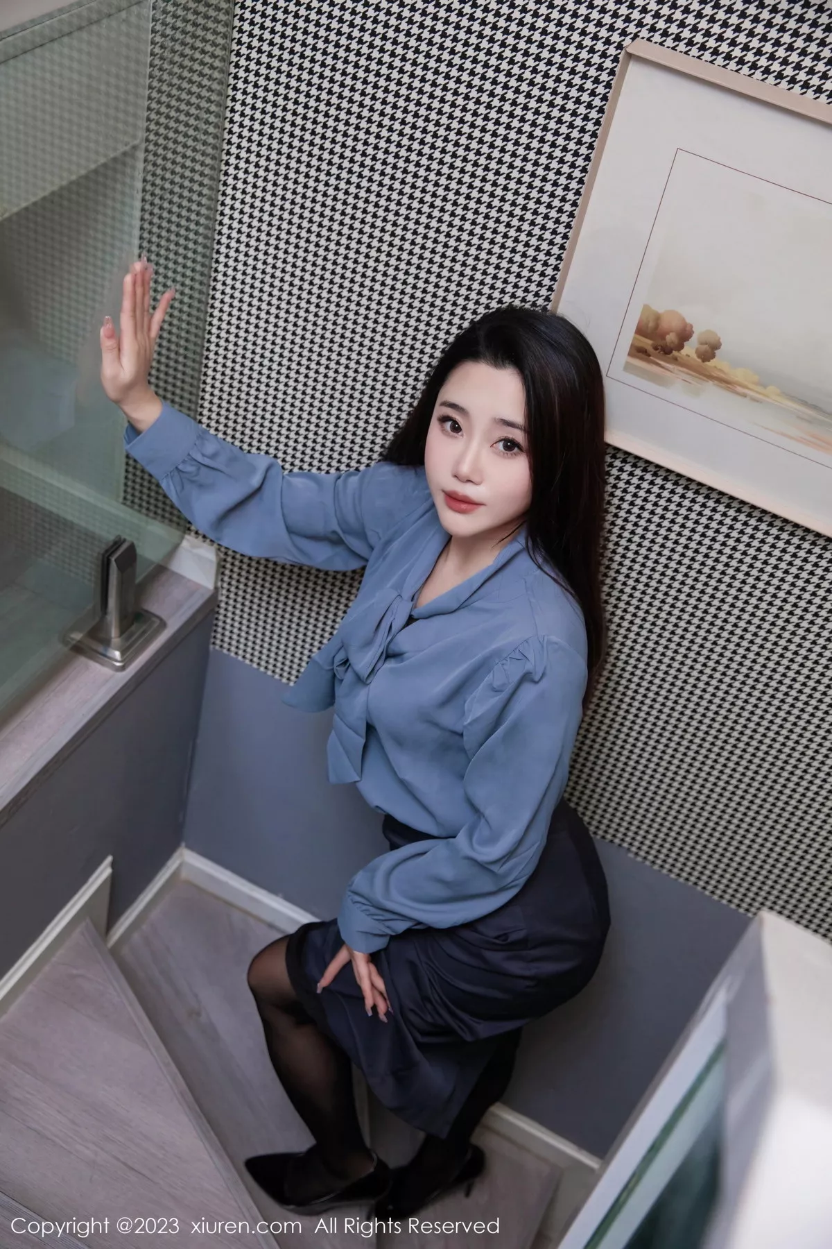 秀人集.com_[XiuRen秀人网]No.7179_模特严利娅Yuliya蓝灰色上衣配灰短裙露蓝色蕾丝内衣诱惑写真82P