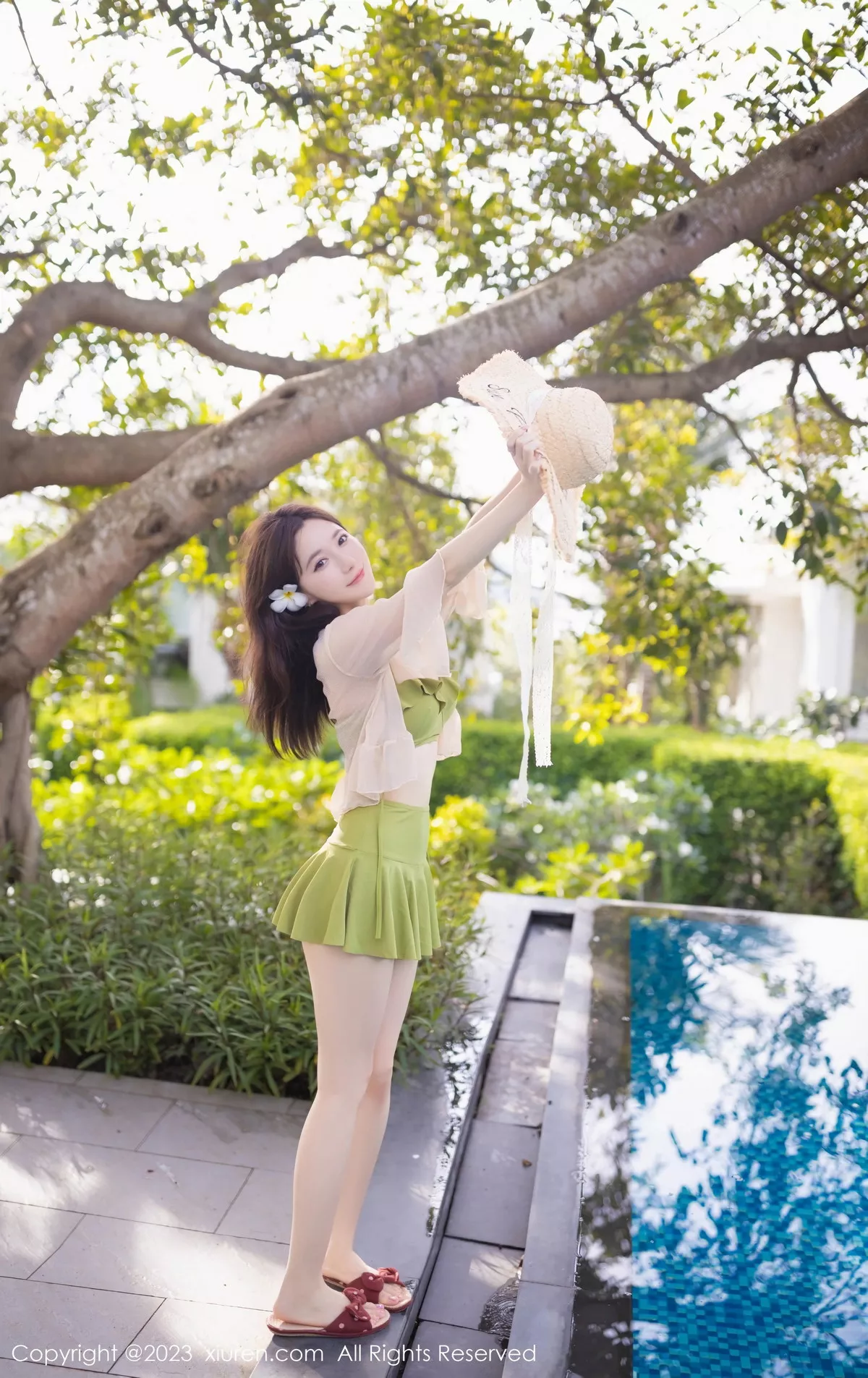 秀人集.com_[XiuRen秀人网]No.7189_模特鱼子酱Fish泳池场景性感果绿色比基尼秀曼妙身姿诱惑写真80P