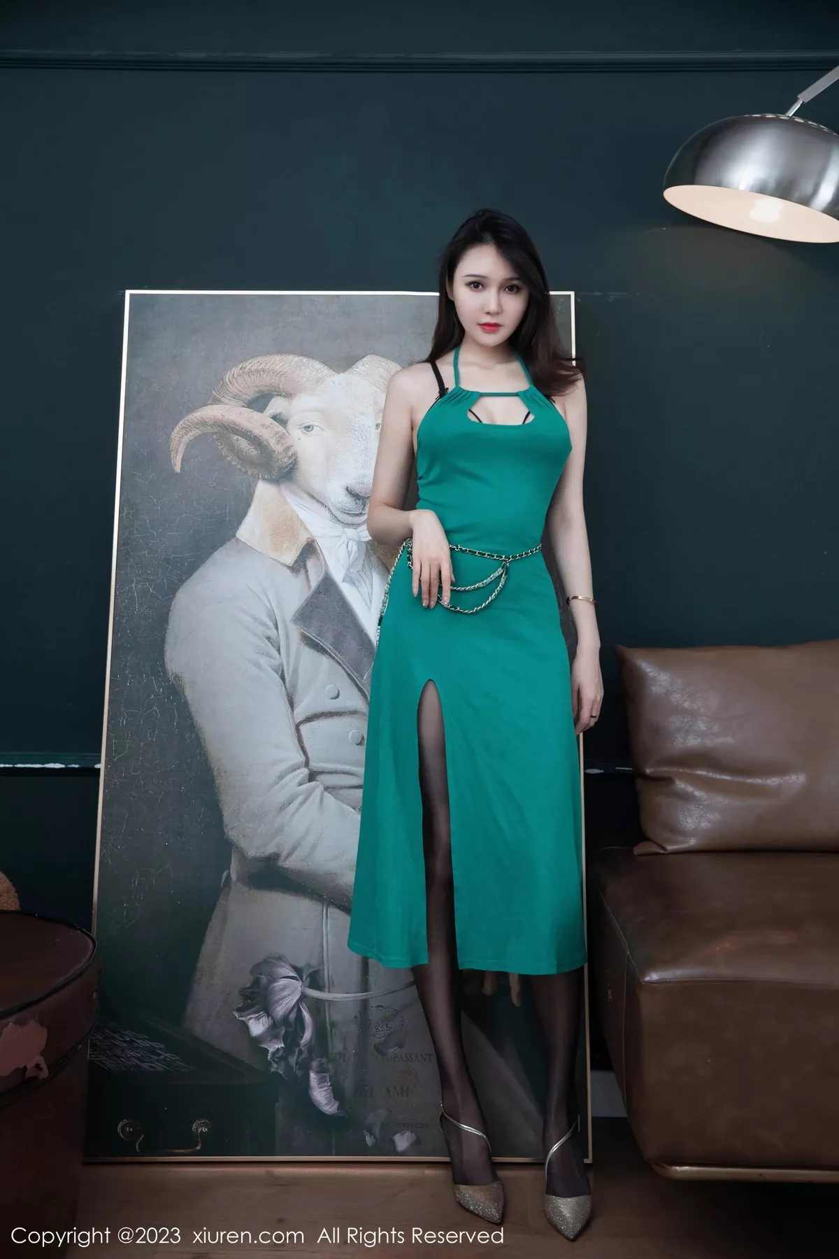 秀人集.com_[XiuRen秀人网]No.7259_新人模特吴紫熙Fanny性感墨绿连衣长裙露黑色蕾丝内衣诱惑写真56P