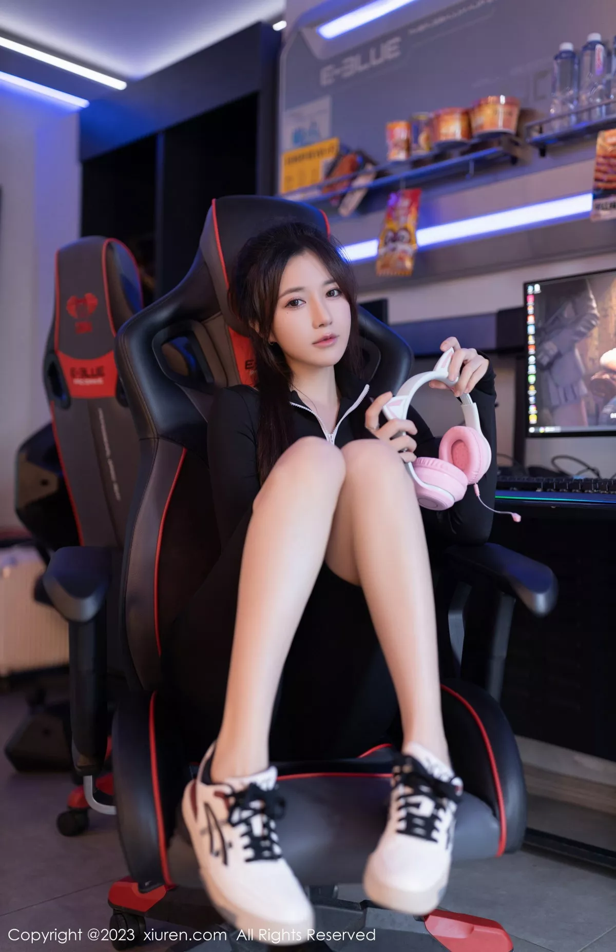 秀人集.com_[XiuRen秀人网]No.7361_模特鱼子酱Fish电竞场景性感深色轻透连体衣秀曼妙身姿诱惑写真81P