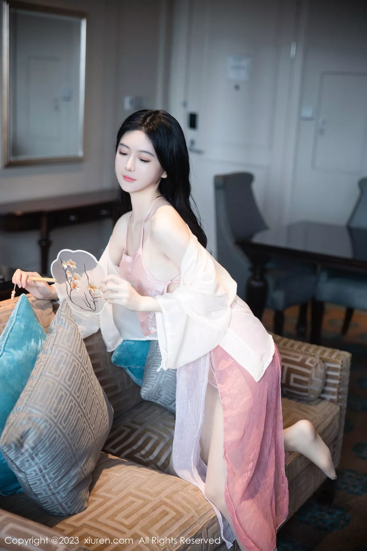 秀人集.com_[XiuRen秀人网]No.7290_模特幼幼性感粉色古装服饰配超薄无内肉丝秀惹火身材诱惑写真88P